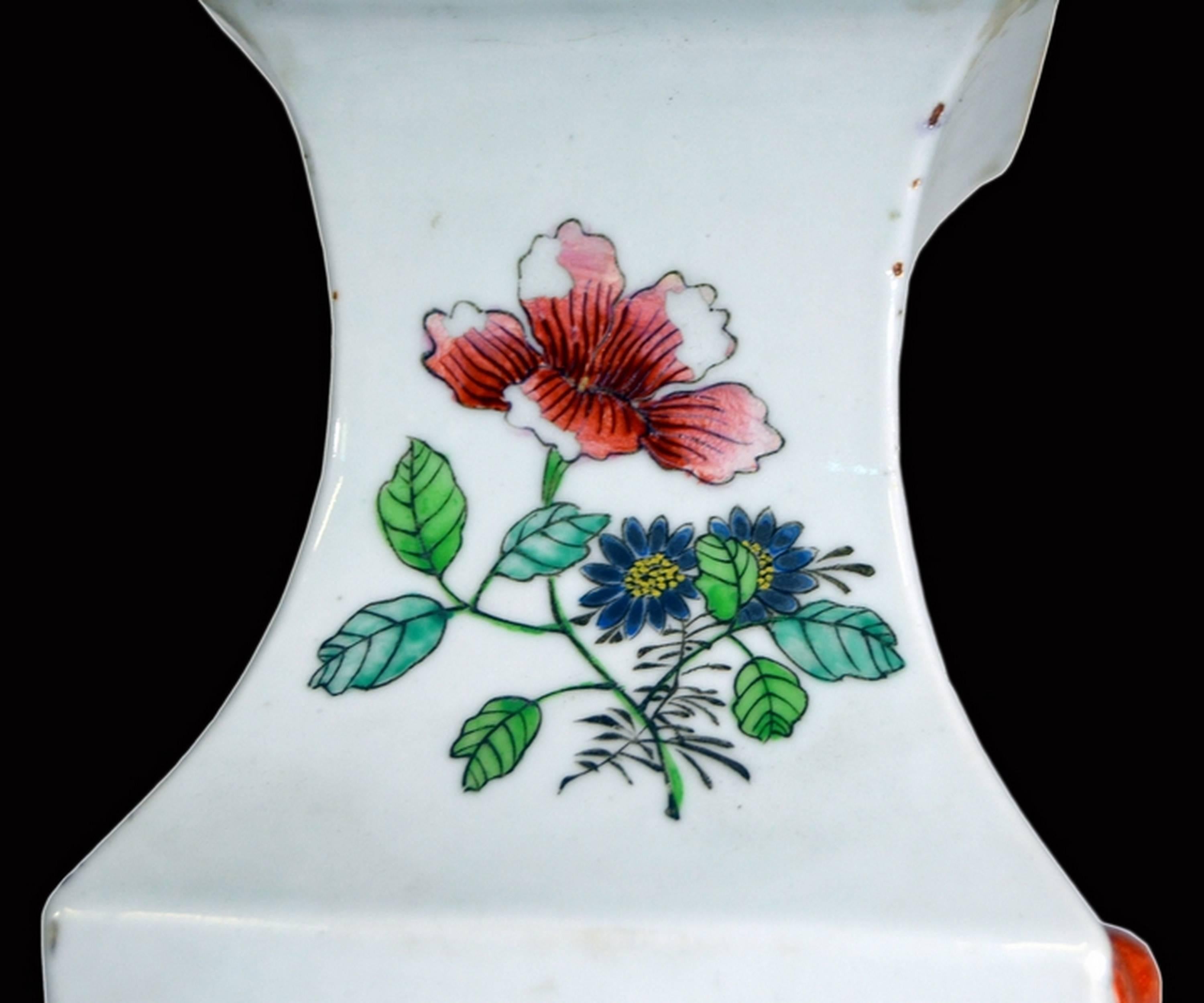 Antique Hand-Painted Porcelain Vase with Scenes from 19th Century, China In Good Condition For Sale In Yonkers, NY