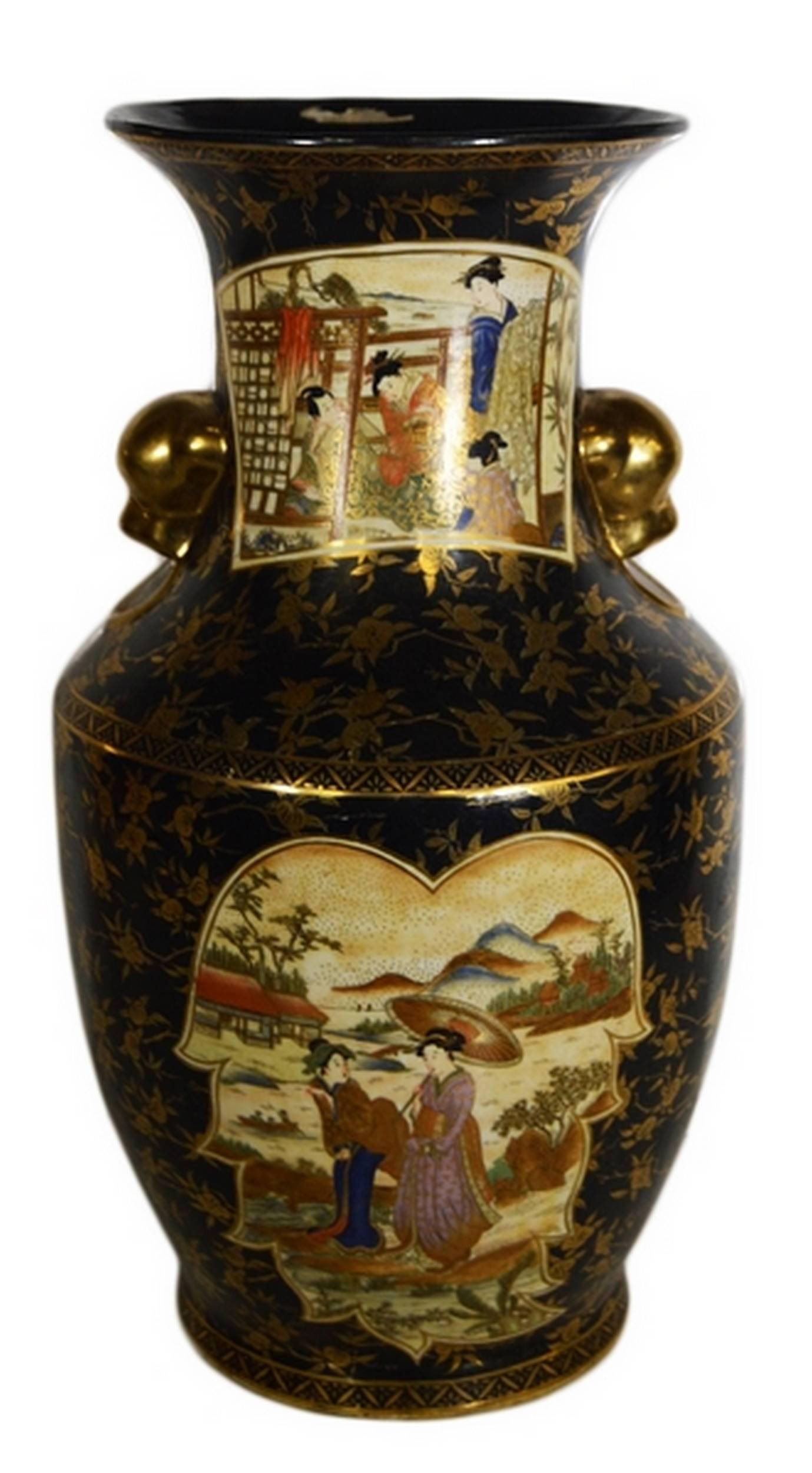 Chinese Vintage Hand-Painted Porcelain Vase with Gilded Accents from 20th Century, China For Sale