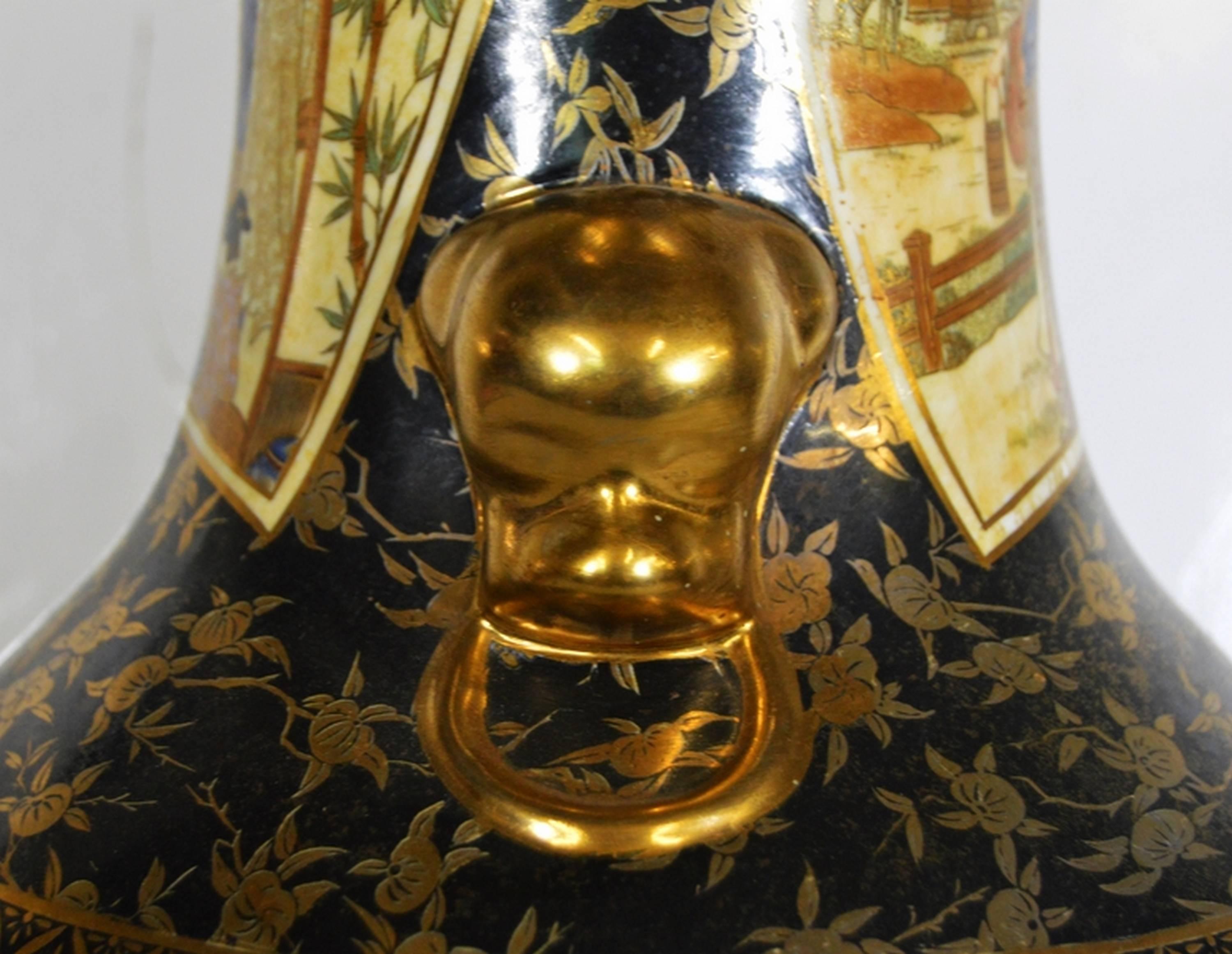 Vintage Hand-Painted Porcelain Vase with Gilded Accents from 20th Century, China For Sale 2