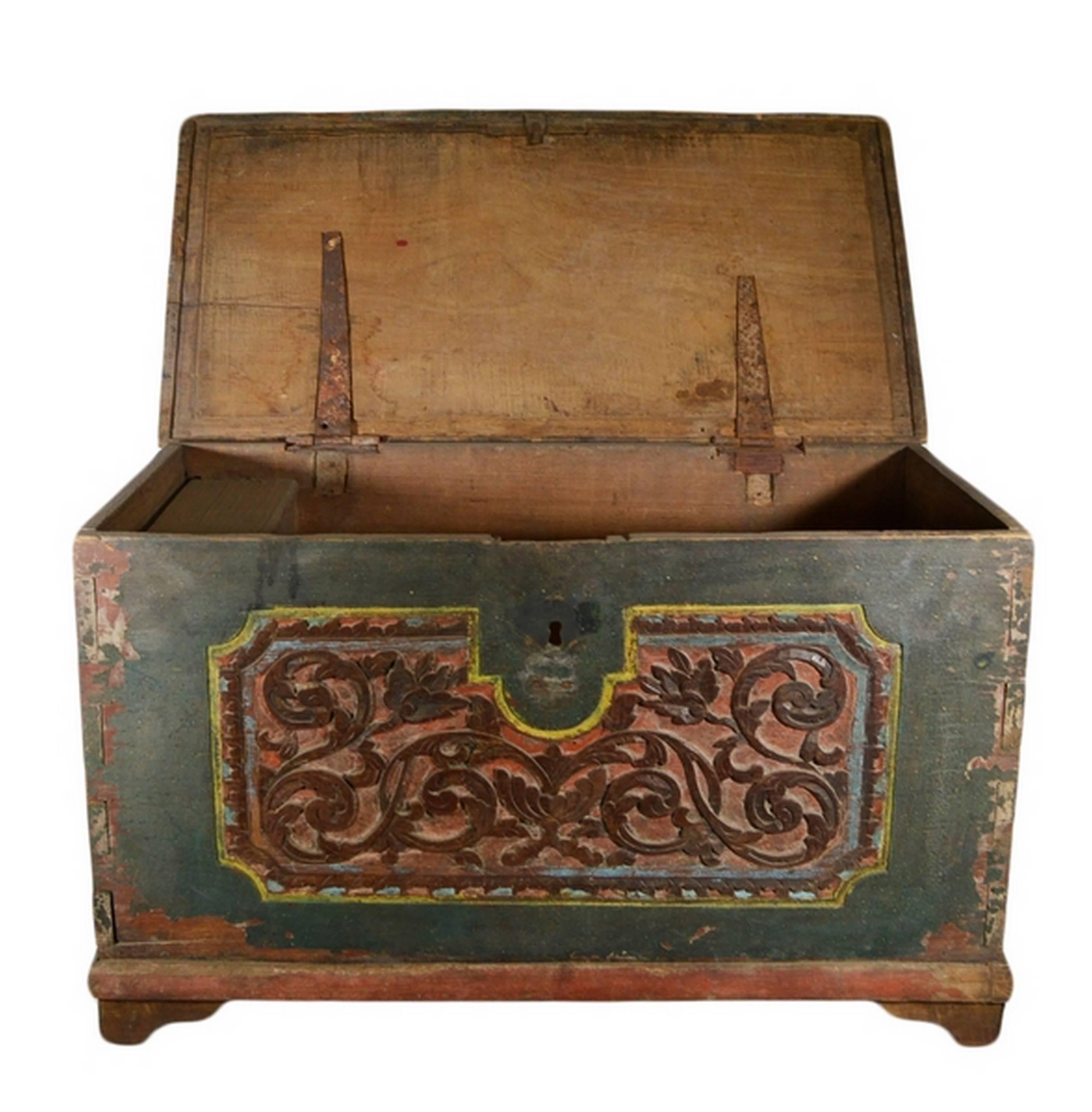 Antique Indonesian Hand-Carved and Painted Trunk with Foliage’s, 19th Century In Good Condition In Yonkers, NY