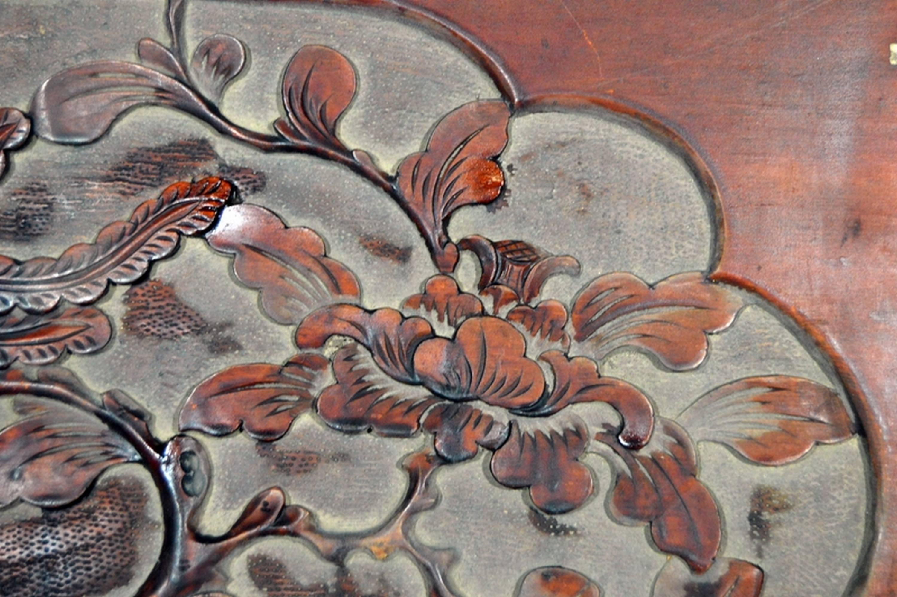 Antique Chinese Hand-Carved Rosewood Lacquered Wooden Wall Plaque In Good Condition For Sale In Yonkers, NY