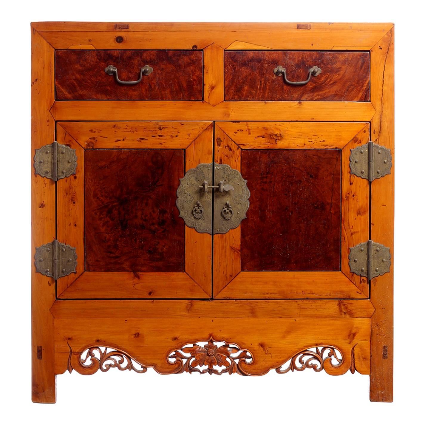 Early 20th Century Chinese Cabinet Made of Elm and Burl Wood with Carved Skirt For Sale