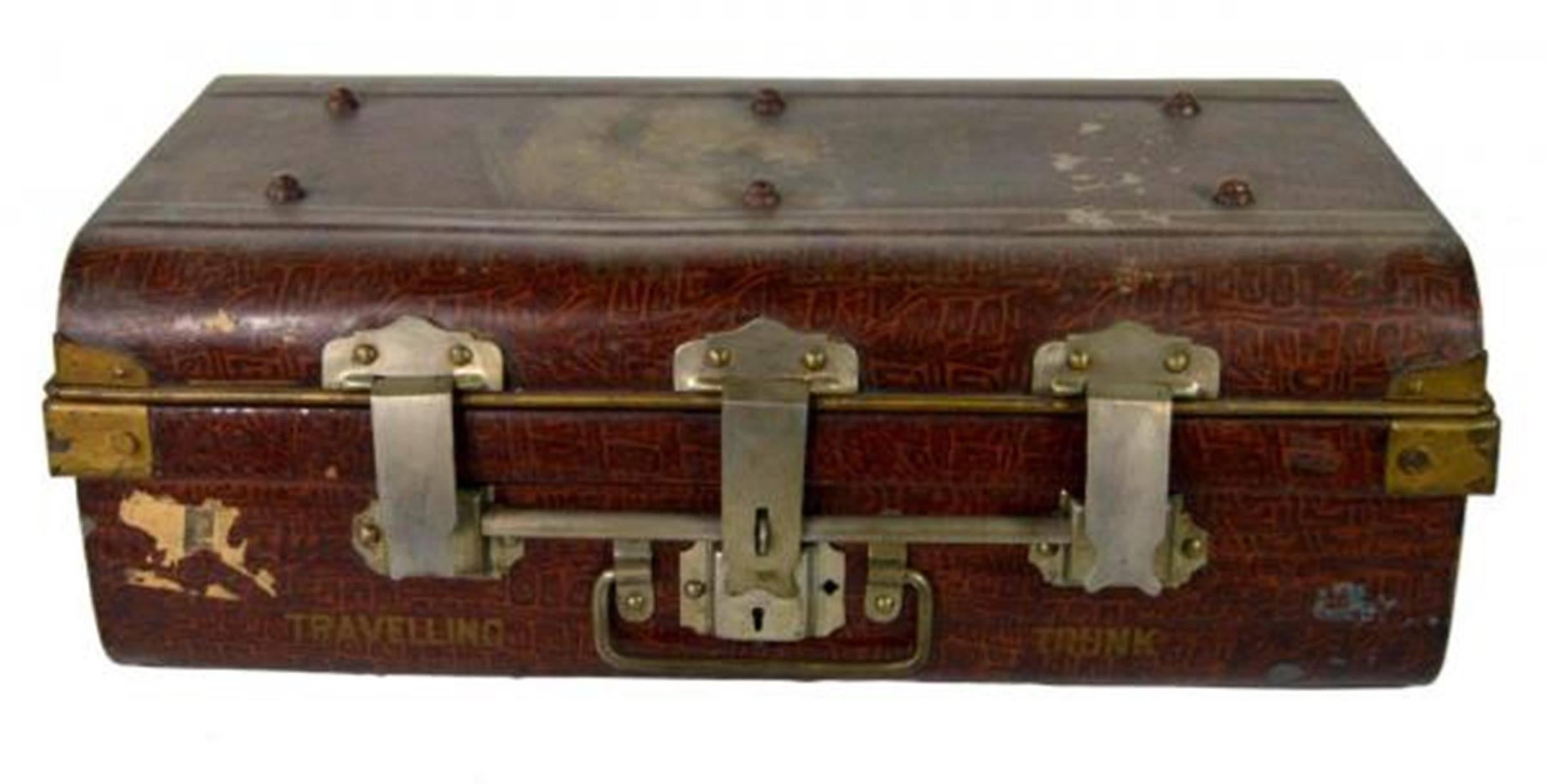 Antique British Wilkes & Son Locked Metal Trunk for Export, circa 1800 In Good Condition For Sale In Yonkers, NY