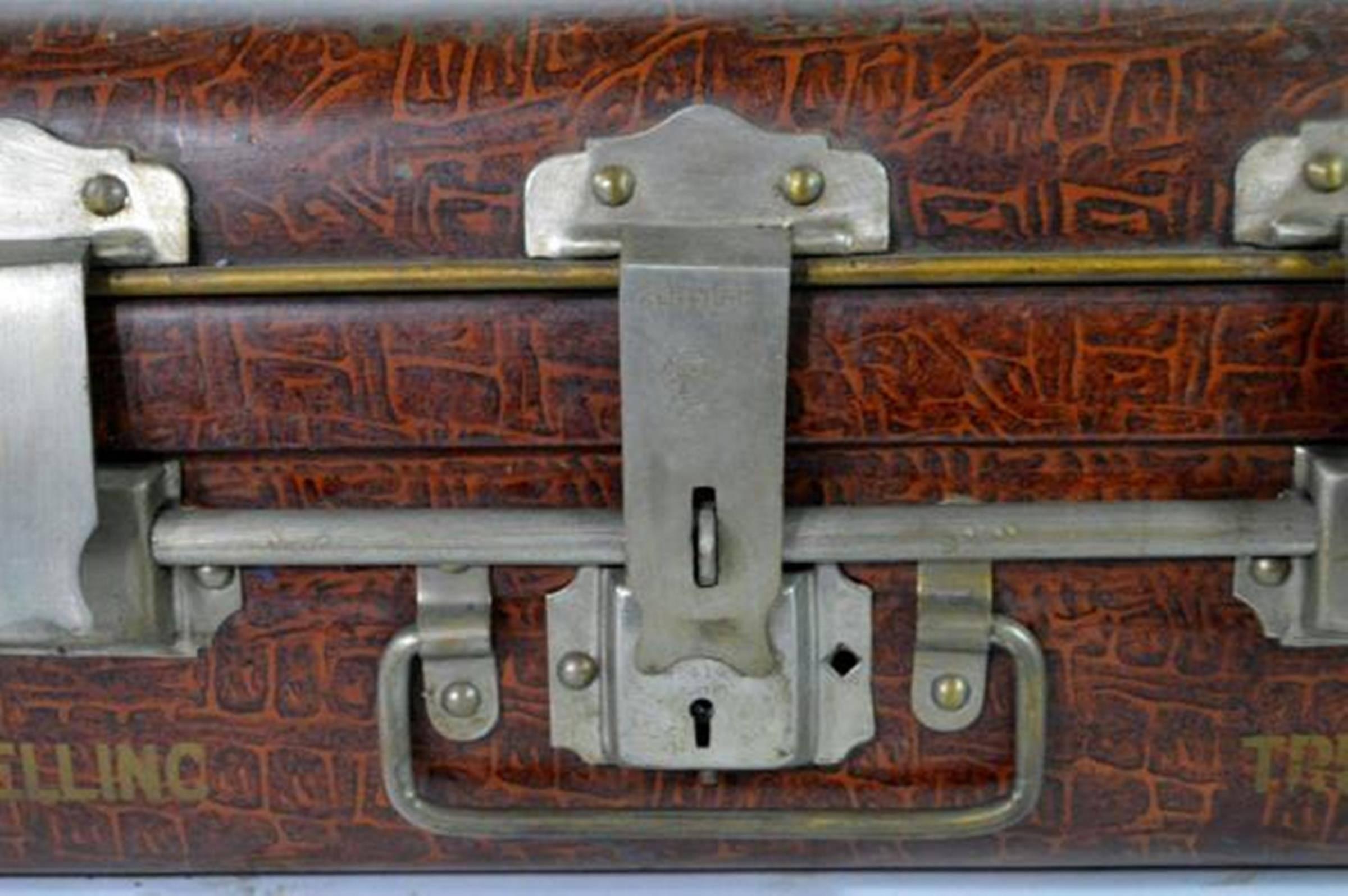 Ancienne malle en métal verrouillé britannique Wilkes & Son pour l'exportation, vers 1800 en vente 2