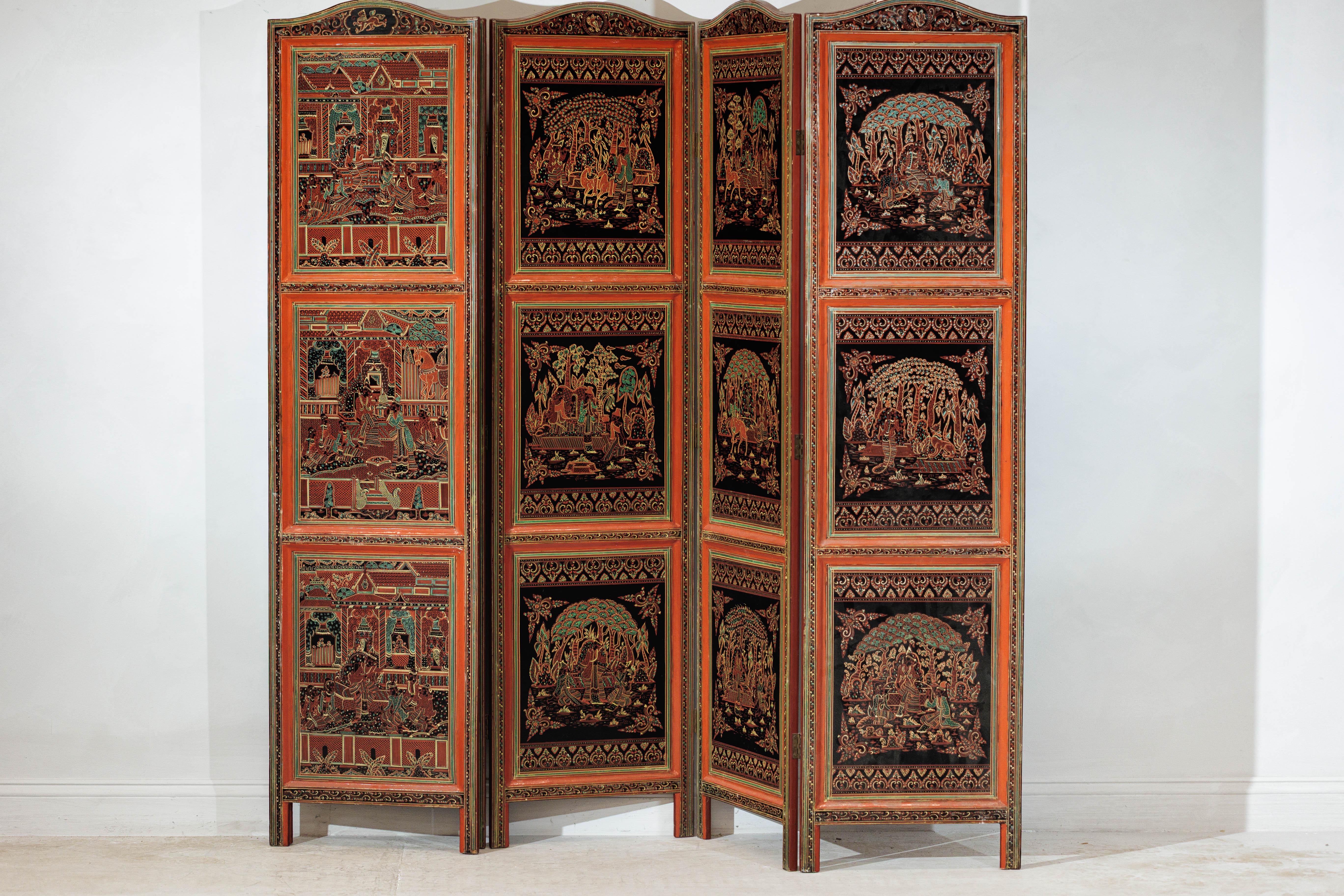 Paravento thailandese d'epoca a cinque pannelli laccati con scene figurative e animali dorati in vendita 12
