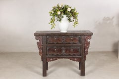 Armario rústico chino de la dinastía Qing con tallas florales