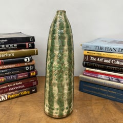 Star Pattern Textured Ceramic Vase in Green & Cream