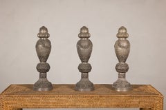 Dreiteiliges Set aus indischen Vintage-Gefäßen aus versilbertem Metall mit Prägung im Baluster-Stil