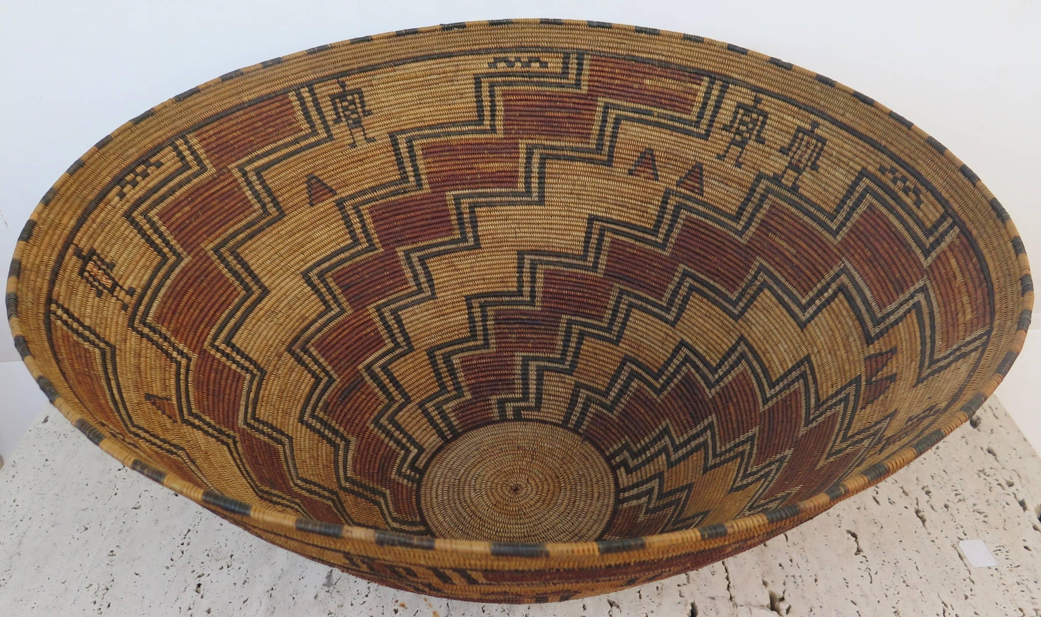 American Very Fine Tubatulabal Basket, circa 1880 For Sale