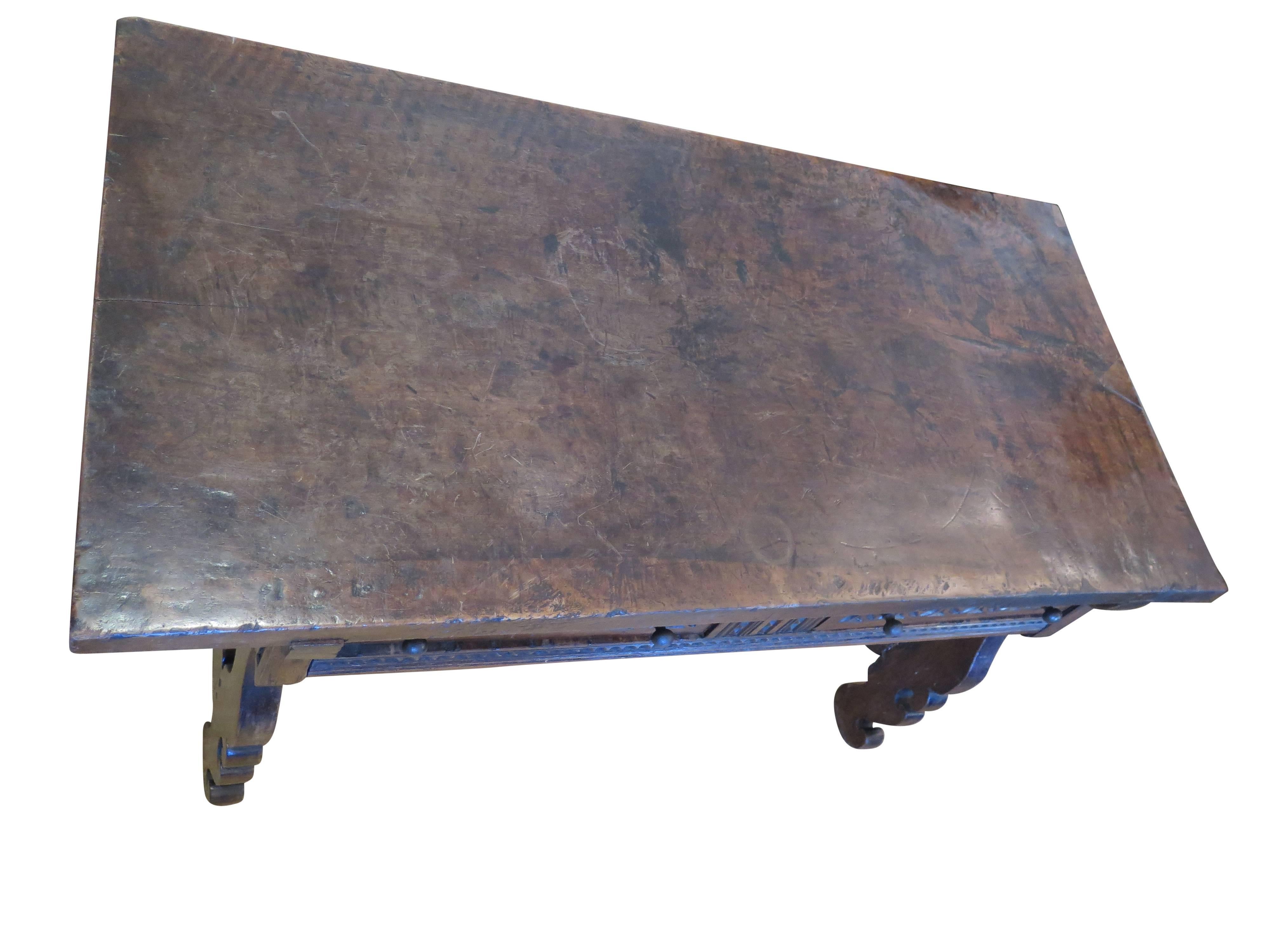 18th Century and Earlier Excellent 17th Century Spanish Walnut Console Table For Sale