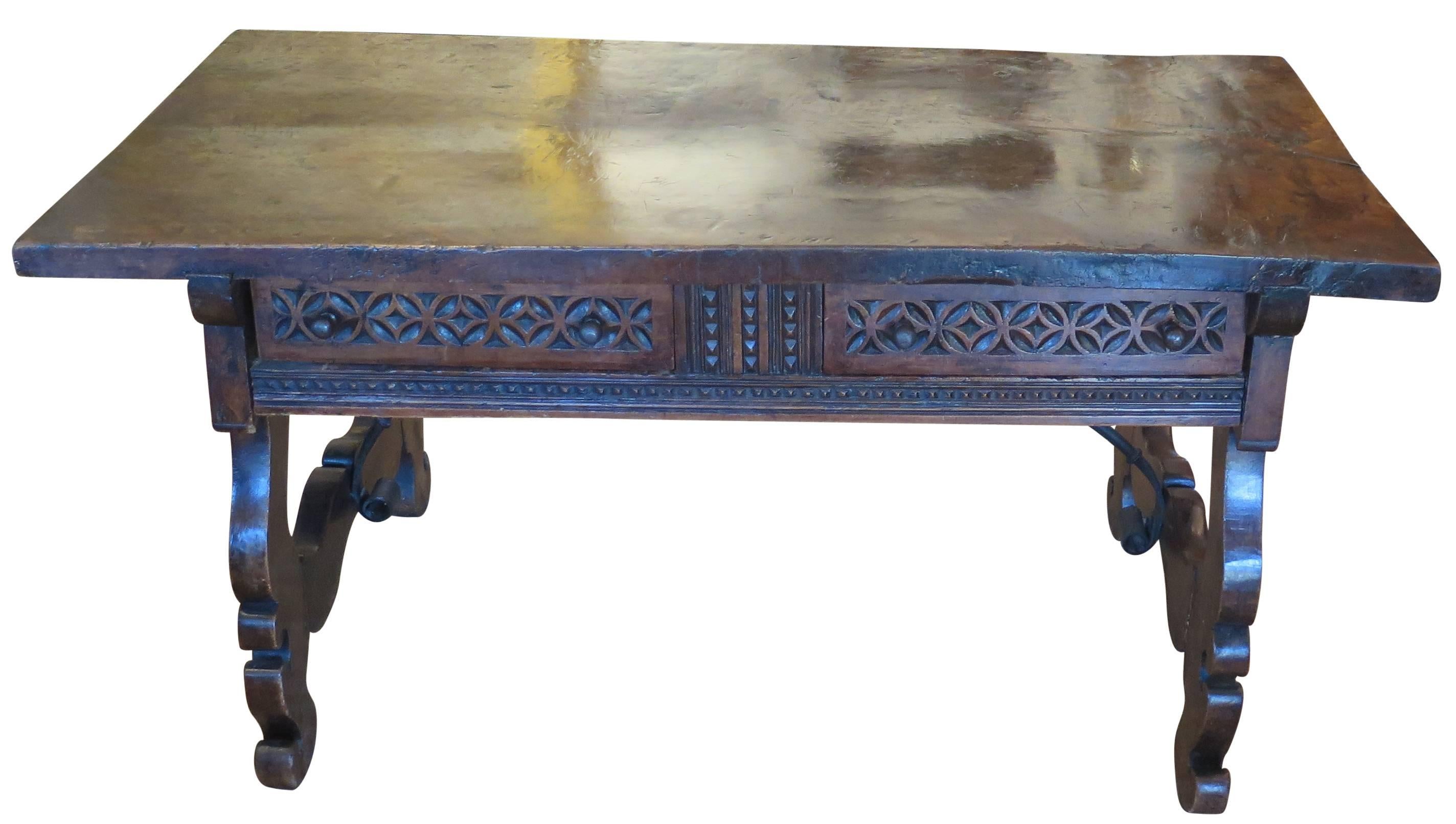 Excellent 17th Century Spanish Walnut Console Table In Excellent Condition For Sale In Montecito, CA