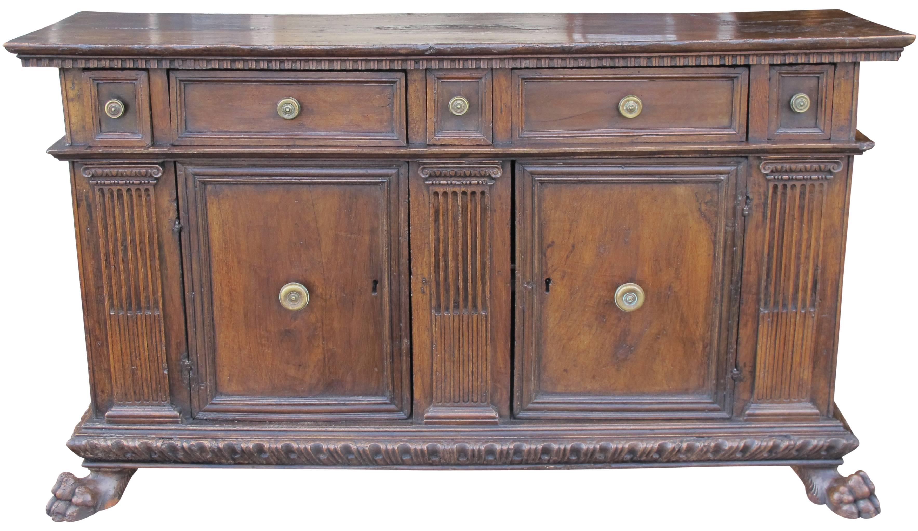 Rare, Walnut 16th Century Italian Credenza Cabinet, Tuscany In Good Condition For Sale In Montecito, CA