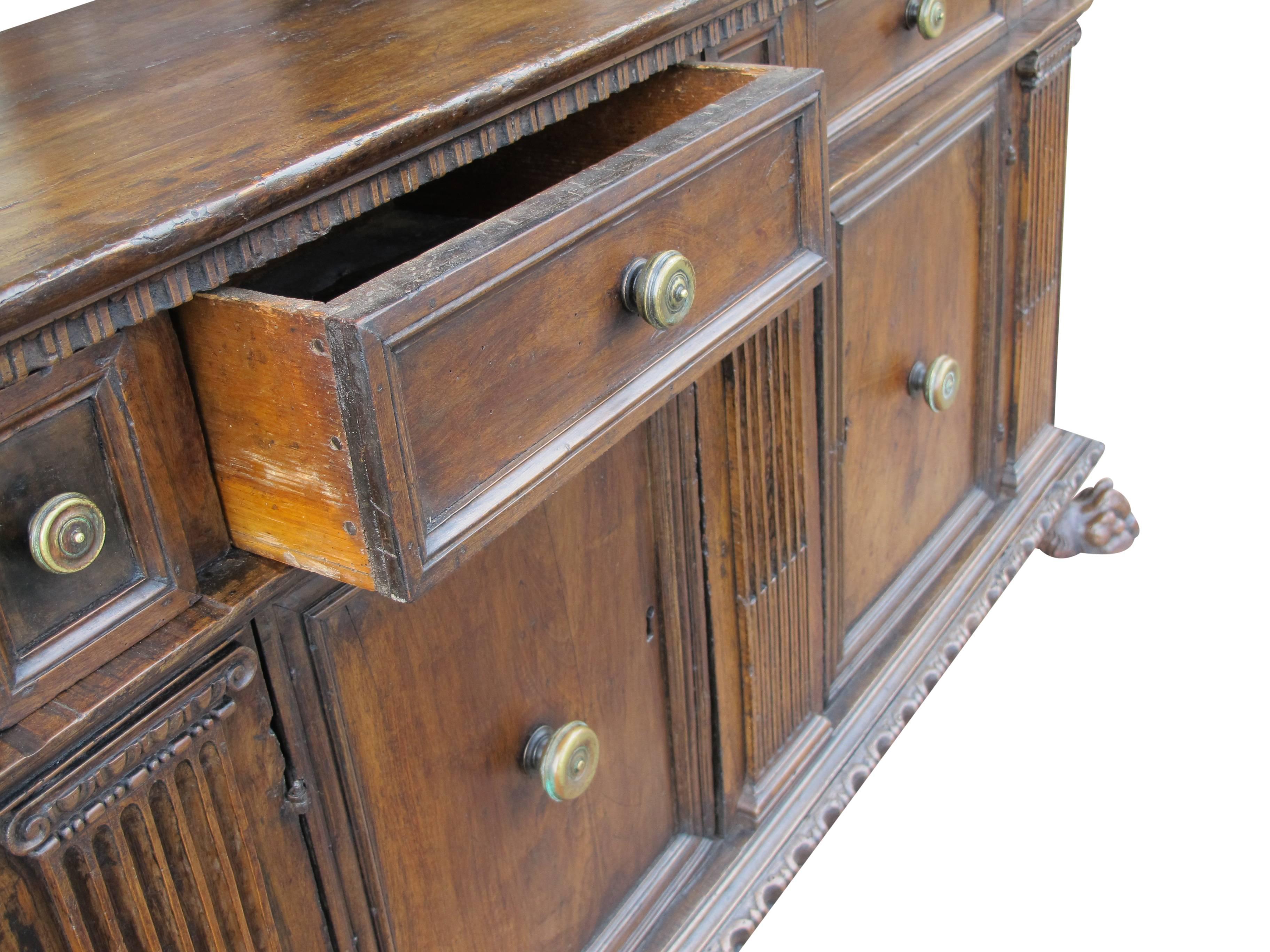 Rare, Walnut 16th Century Italian Credenza Cabinet, Tuscany For Sale 1