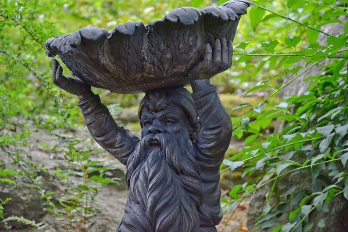 Birdbath with Kneeling Dwarf In Good Condition In Katonah, NY