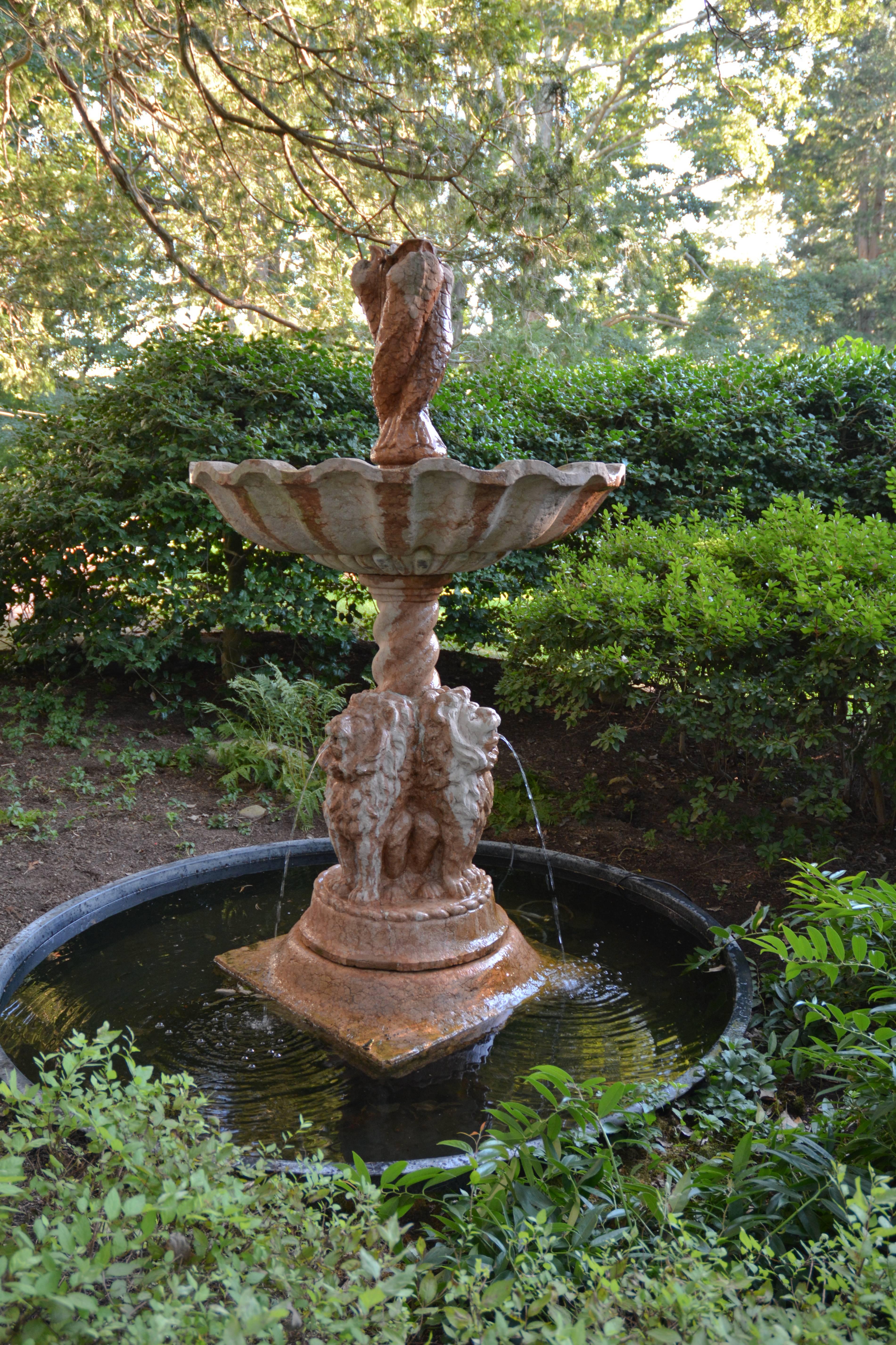 Marble Fountain In Good Condition In Katonah, NY