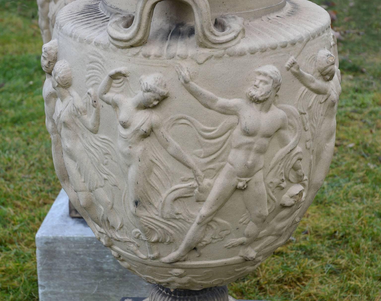 Galloway Urns In Good Condition In Katonah, NY