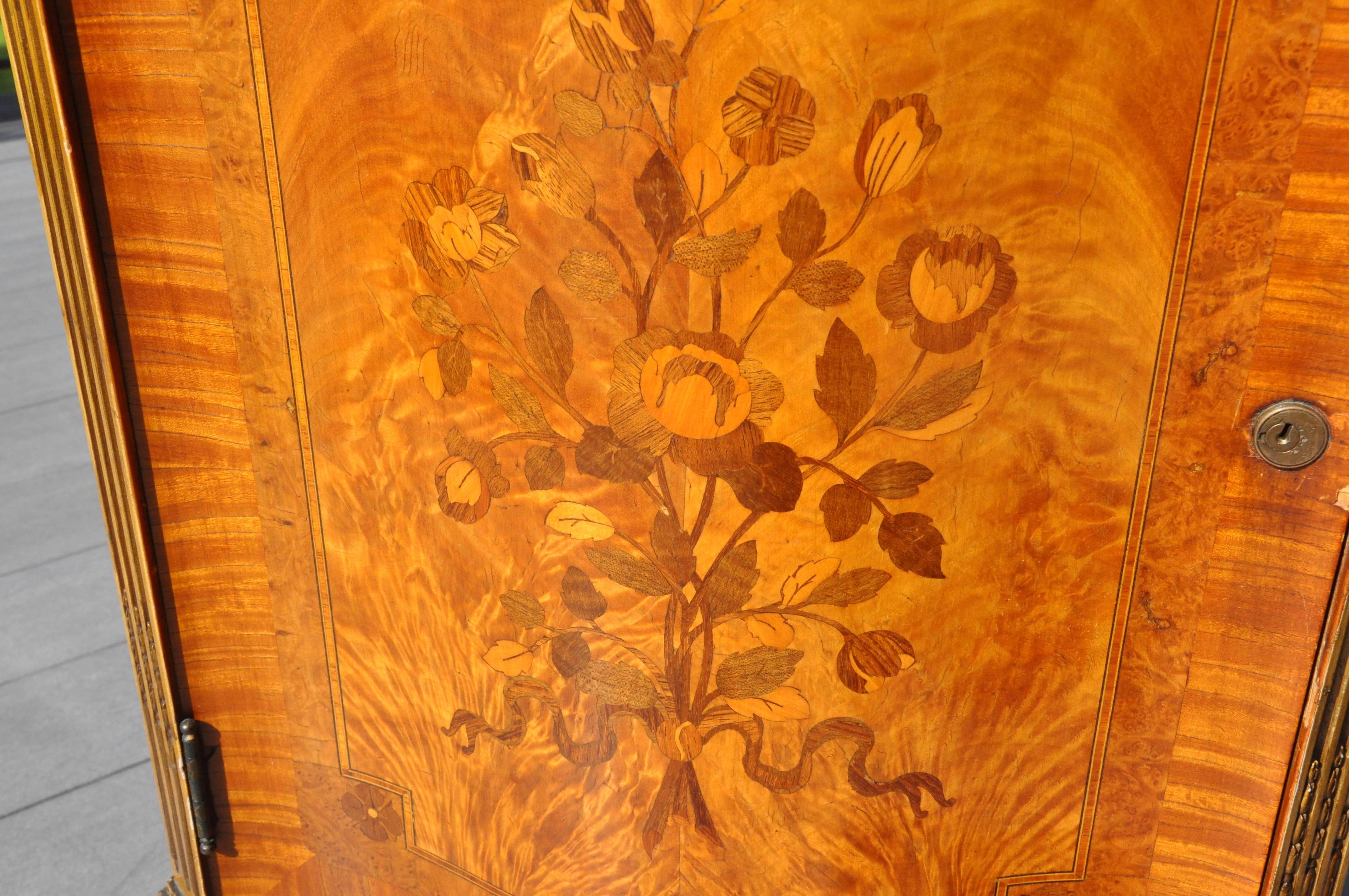 Inlay Pair of Edwardian Satinwood Inlaid Cabinets