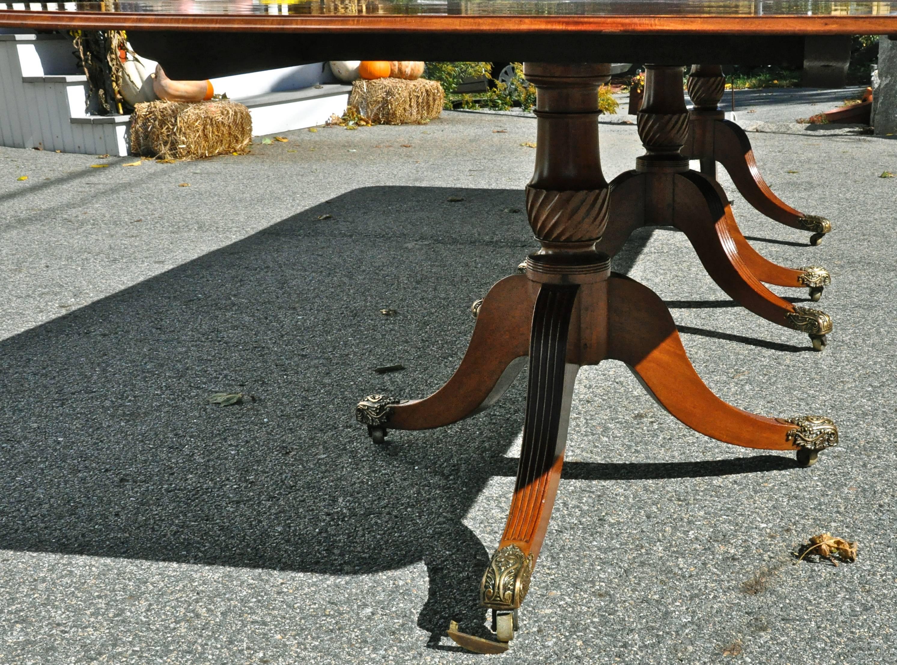 Early to Mid-19th Century Regency Mahogany Triple Pedestal Dining Table 2