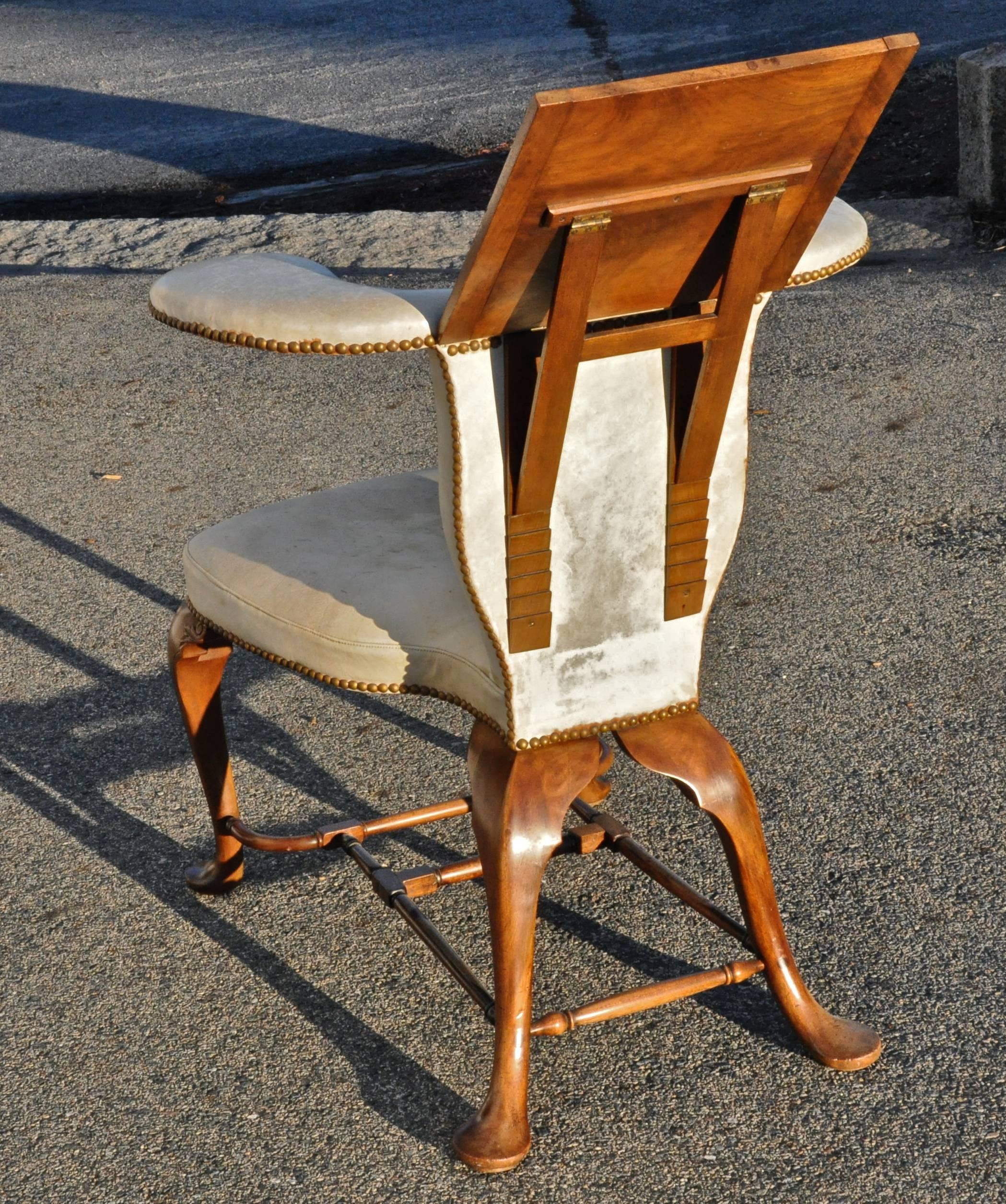 Well Proportioned Georgian Mahogany Reading or Cockfighting Chair 3