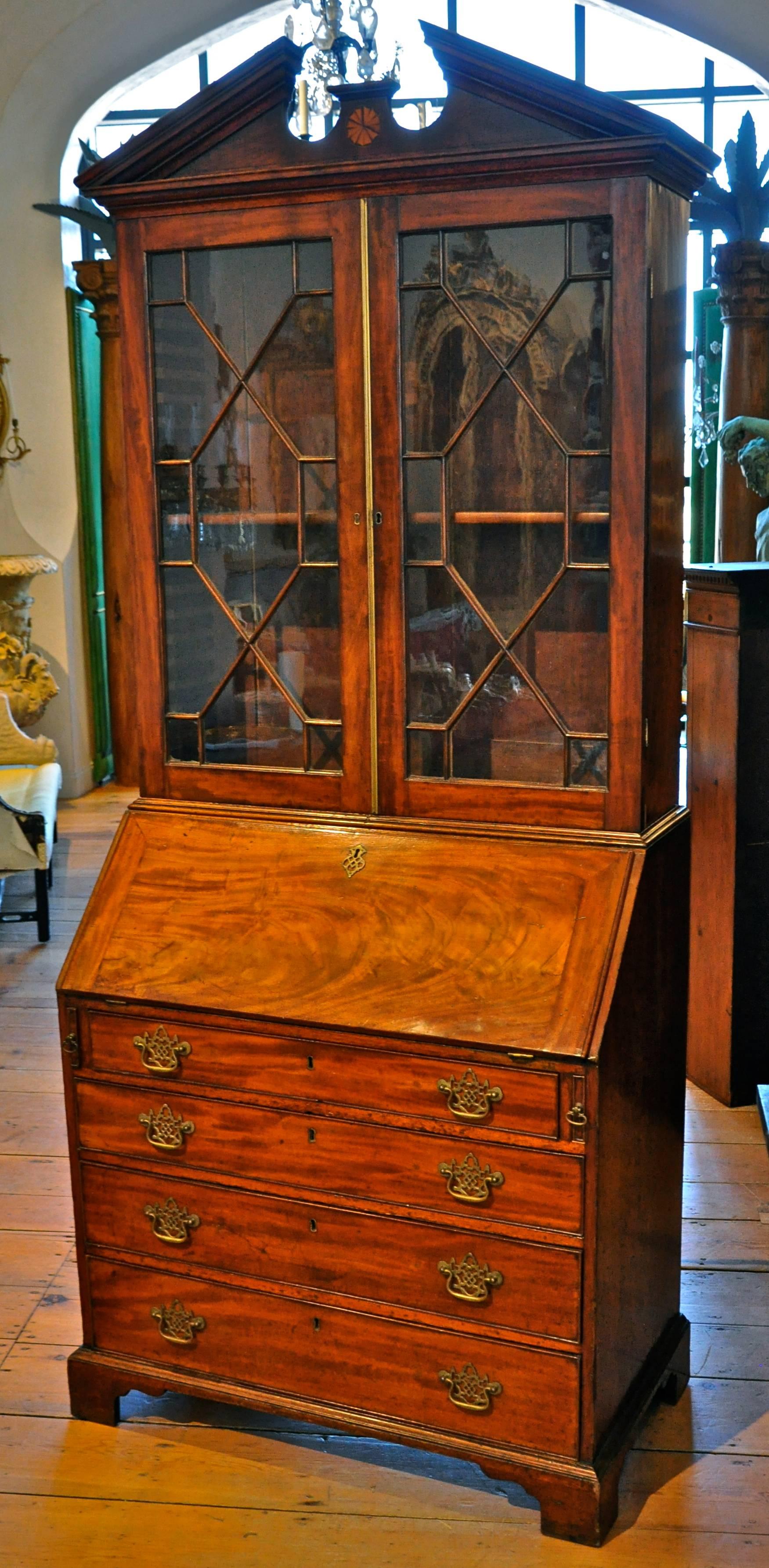 Period George III Chippendale Mahogany Secretary Bookcase In Excellent Condition In Essex, MA