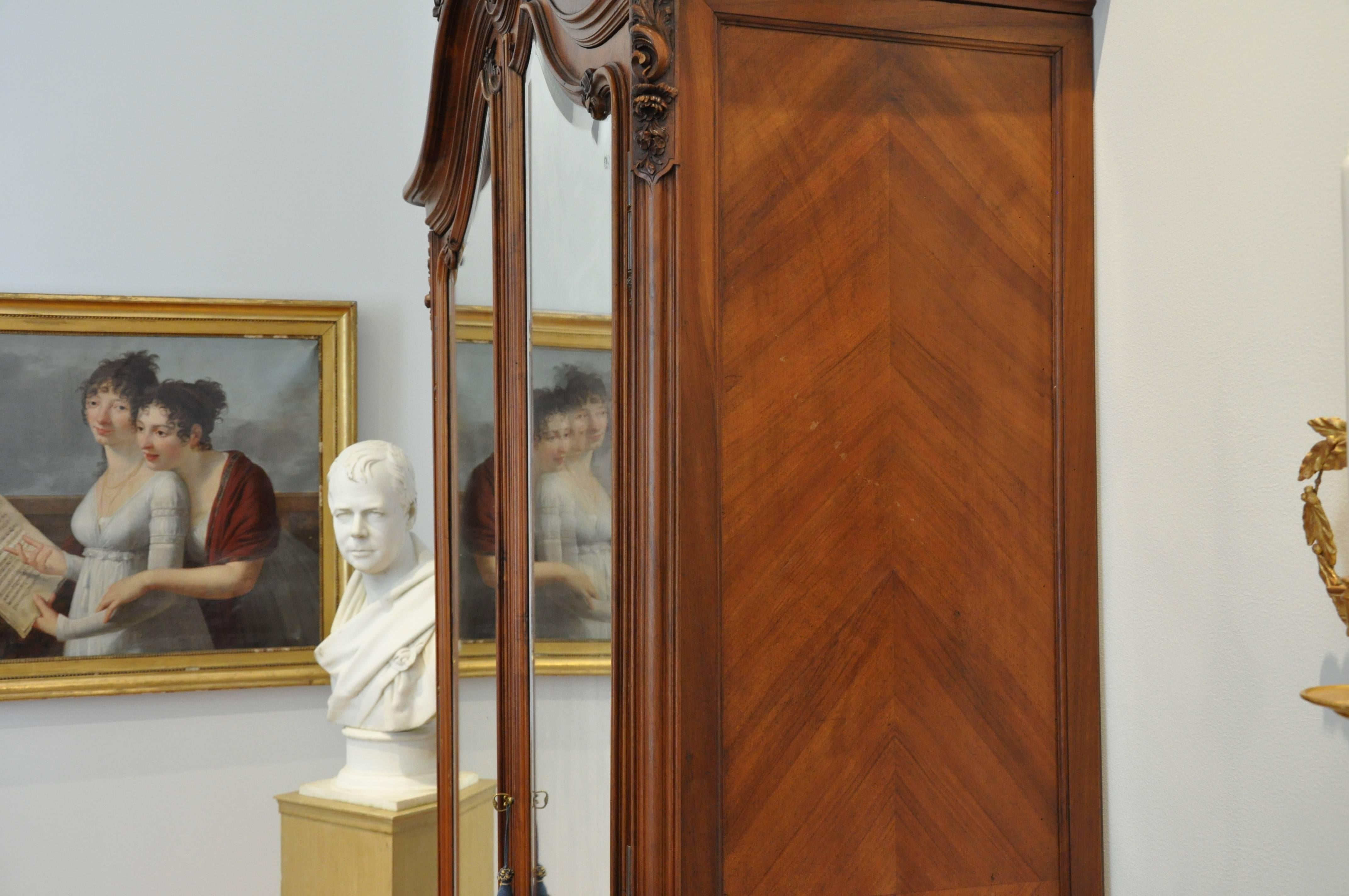 Late 19th Century French Louis XV Style Mirrored Walnut Armoire 3