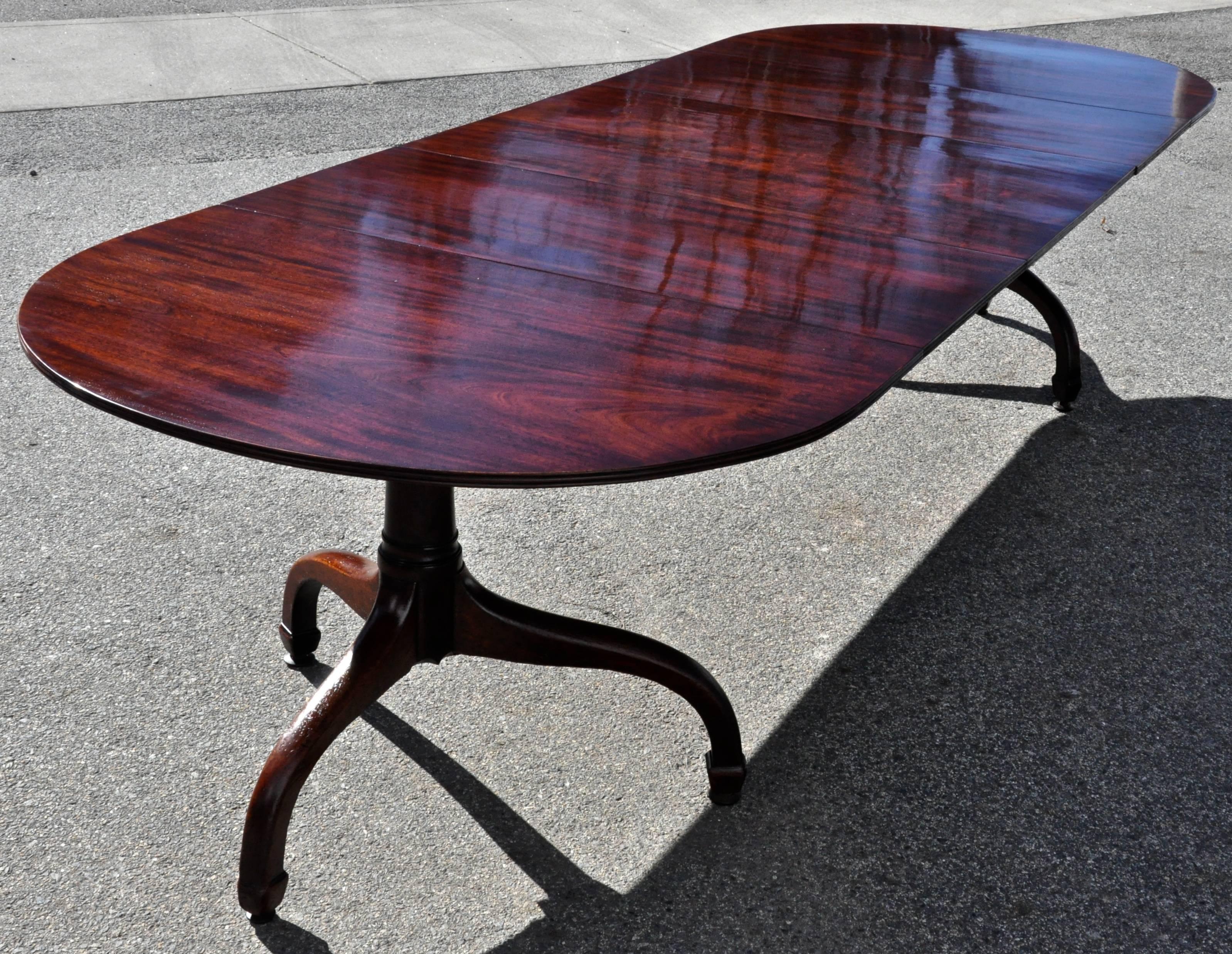 Period Cuban mahogany dining table, early 19th century

Beautiful figuring
Two pedestals with three leaves
Rare "Spider Leg"
Removed from a Portsmouth, NH home
American Federal or English Regency / Georgian

Dimensions: fully