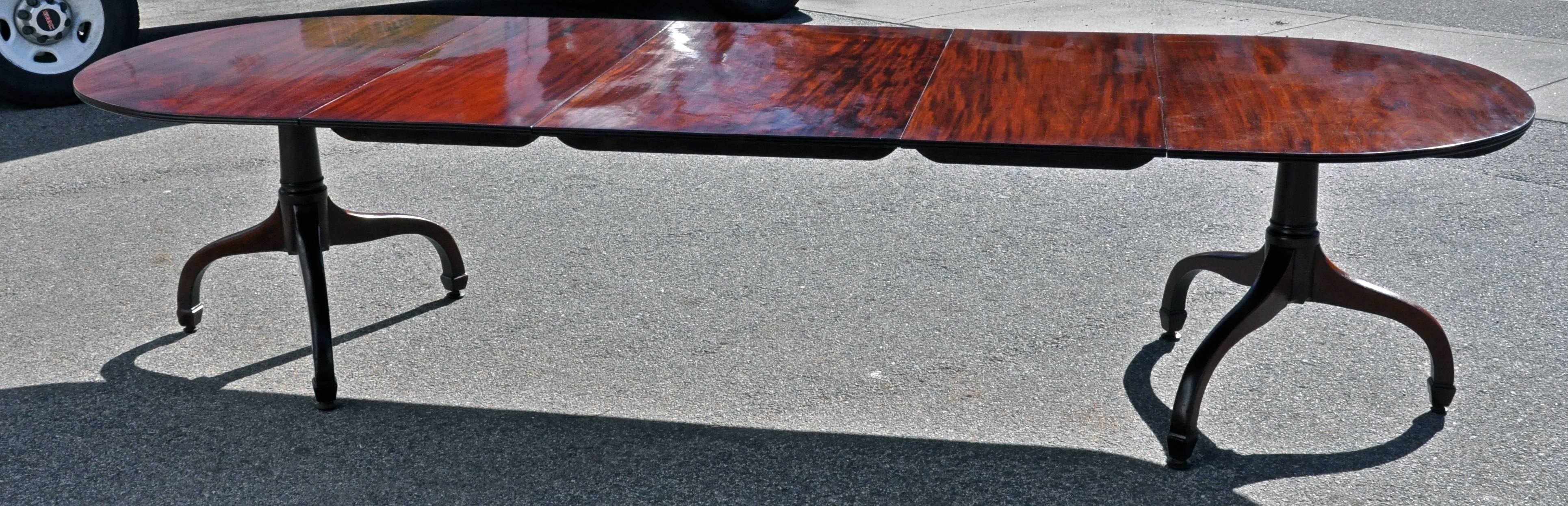 Period Early 19th Century Georgian or Federal Cuban Mahogany Dining Table In Excellent Condition In Essex, MA