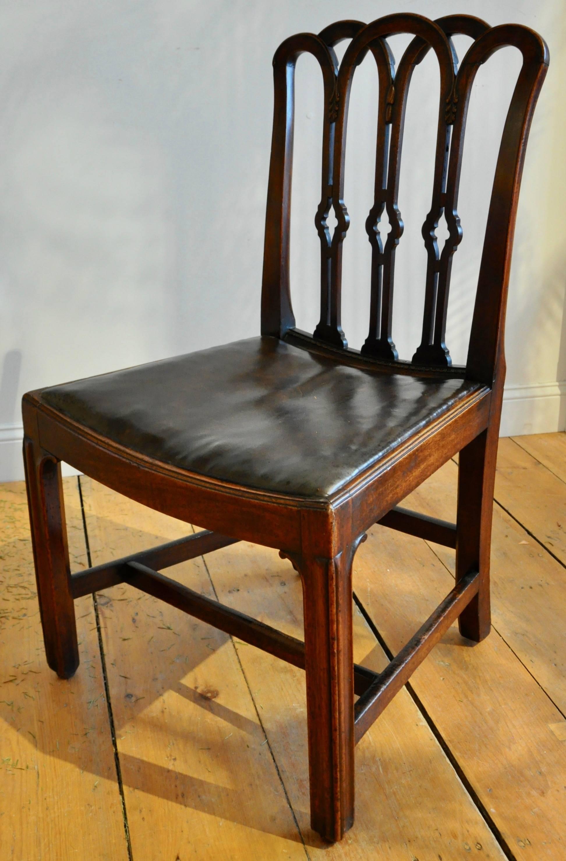 Ten Period Georgian Mahogany Dining Chairs of the Chippendale Period

--all sides
--great original saddle seats
--exquisite carving and patina

