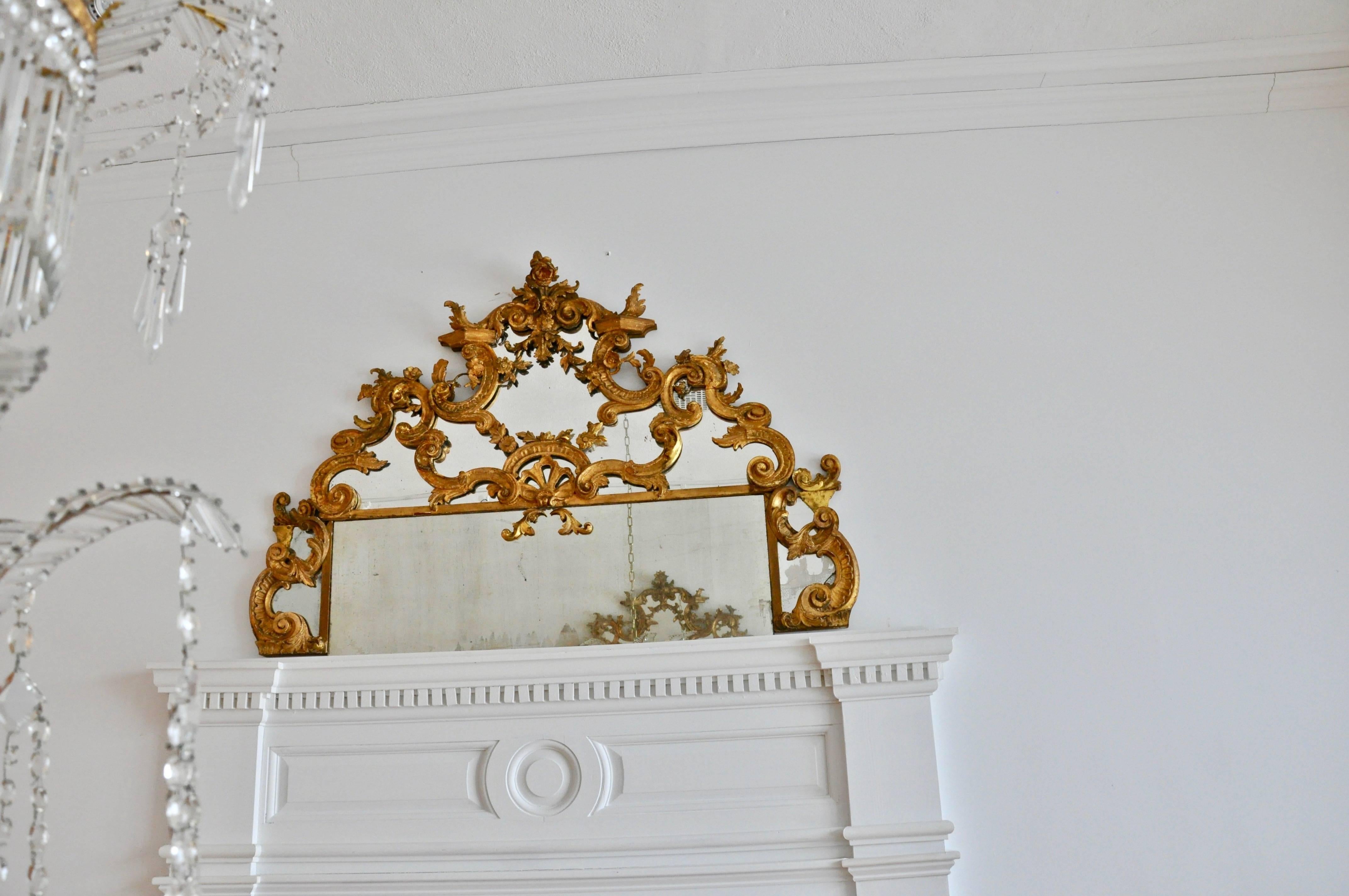 Pair of 18th Century Carved Gilt Wood Overdoor Mirrors In Good Condition In Essex, MA