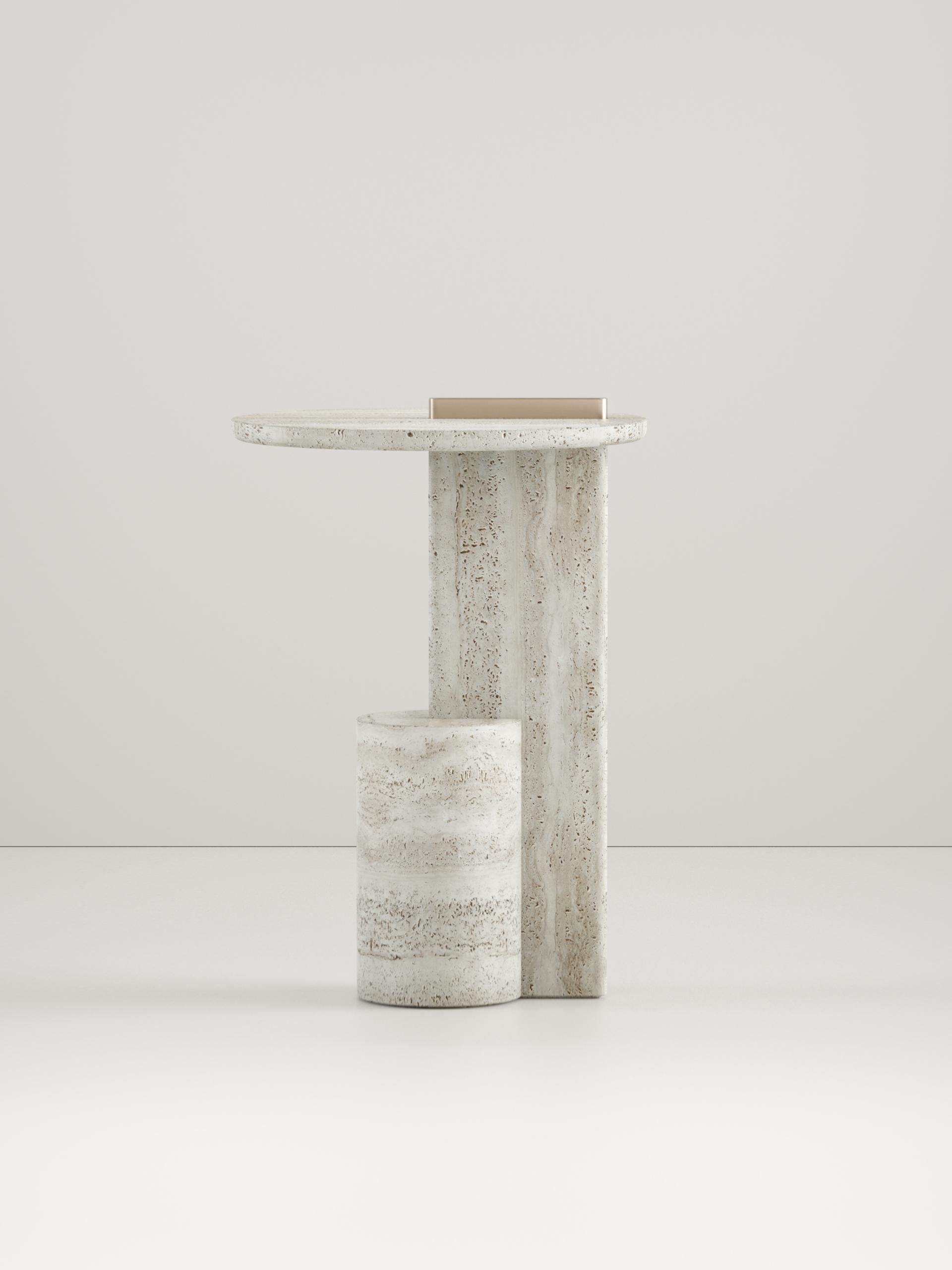 Moderno On – contemporary Side Table in Roman Travertine and metal in vendita