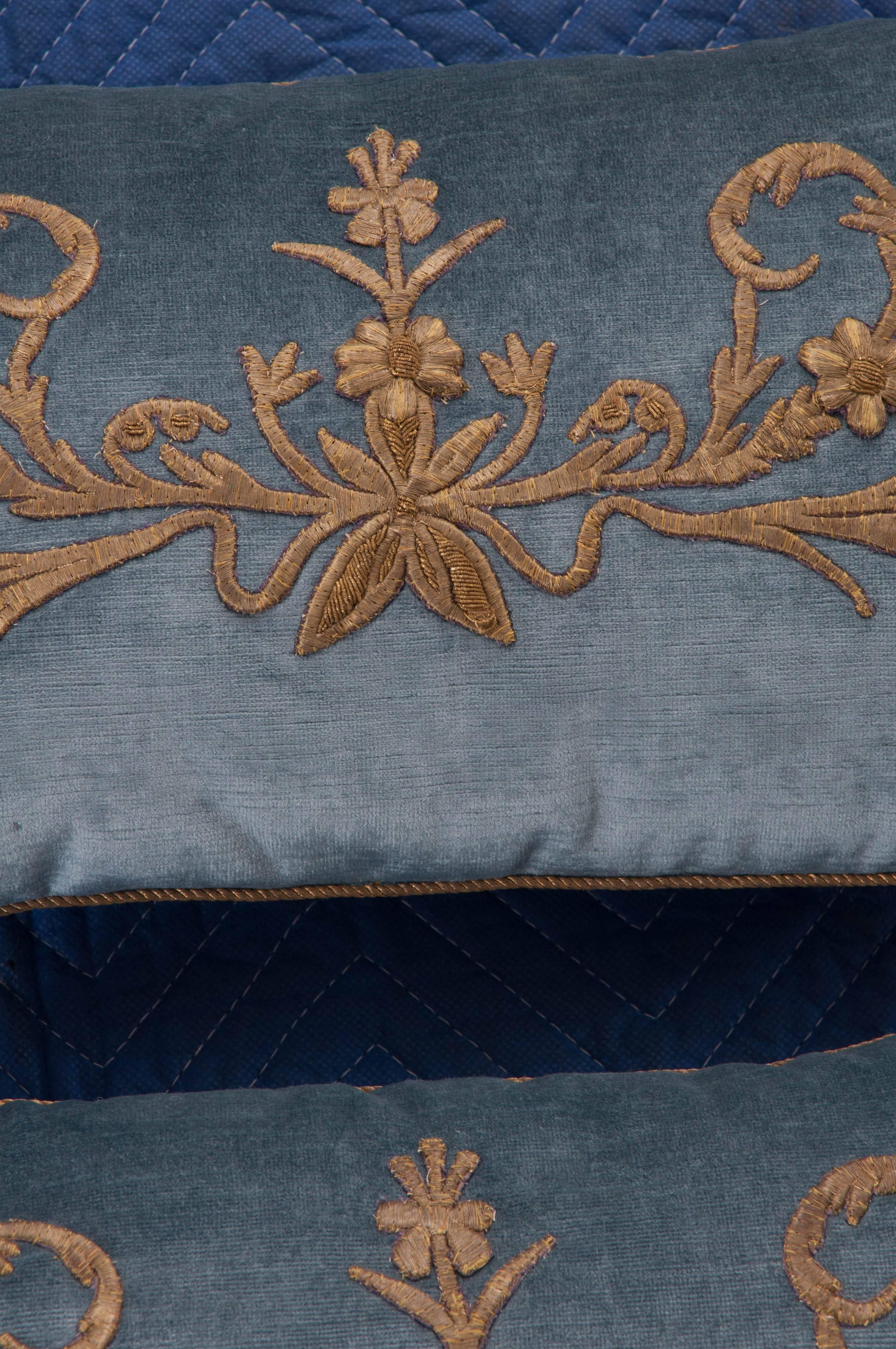 Antique Textile Pillows by B. Viz Designs In Excellent Condition In Baton Rouge, LA