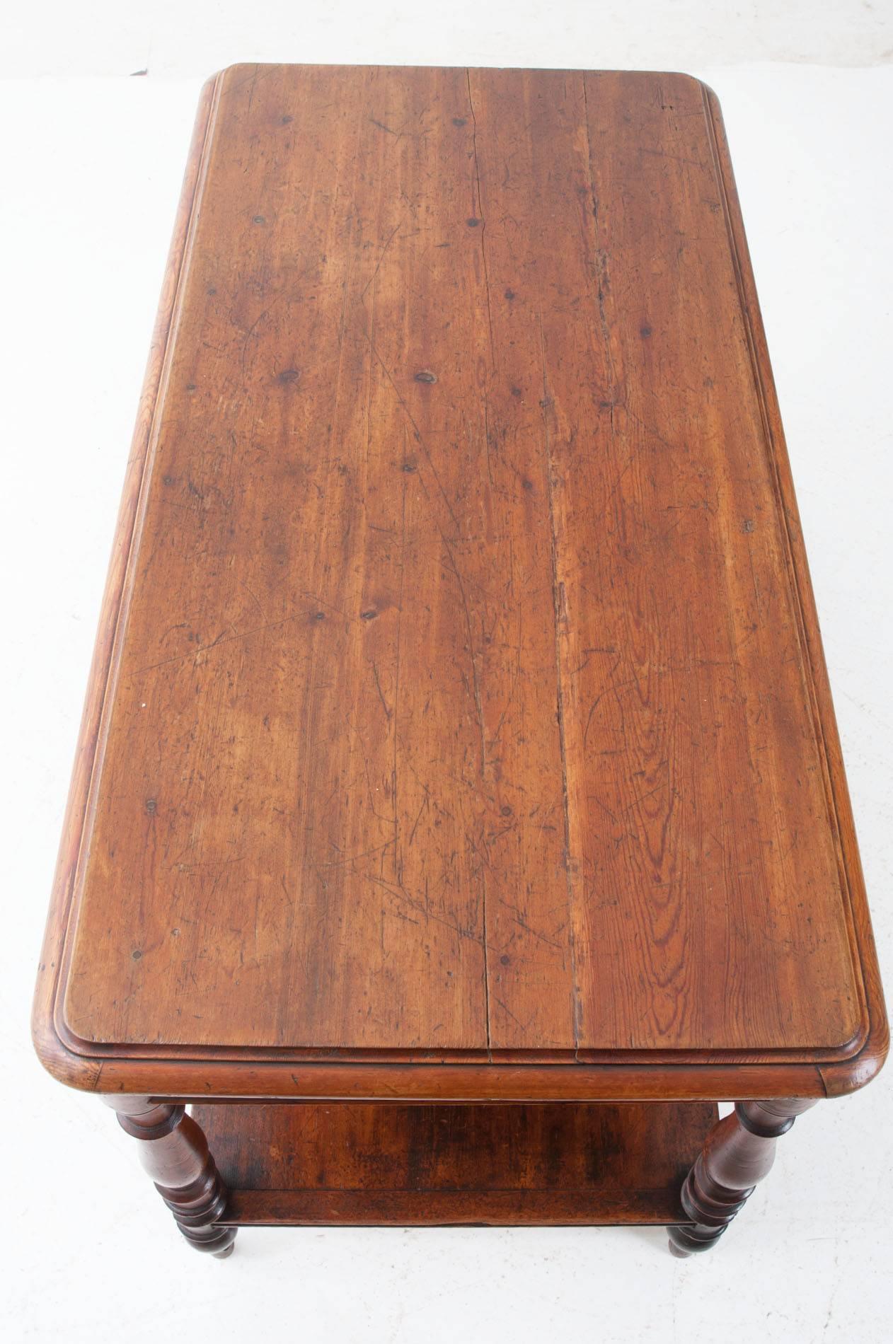 French 19th Century Pine Draper's Table From Brittany In Good Condition In Baton Rouge, LA