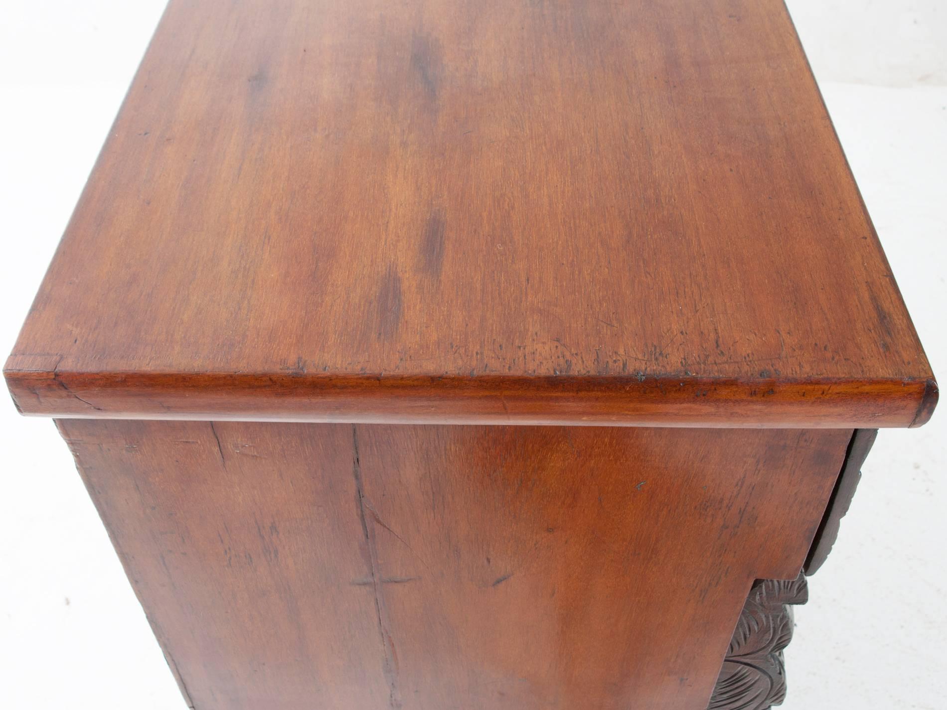 Scottish 19th Century Carved and Burled Mahogany Chest of Drawers 3