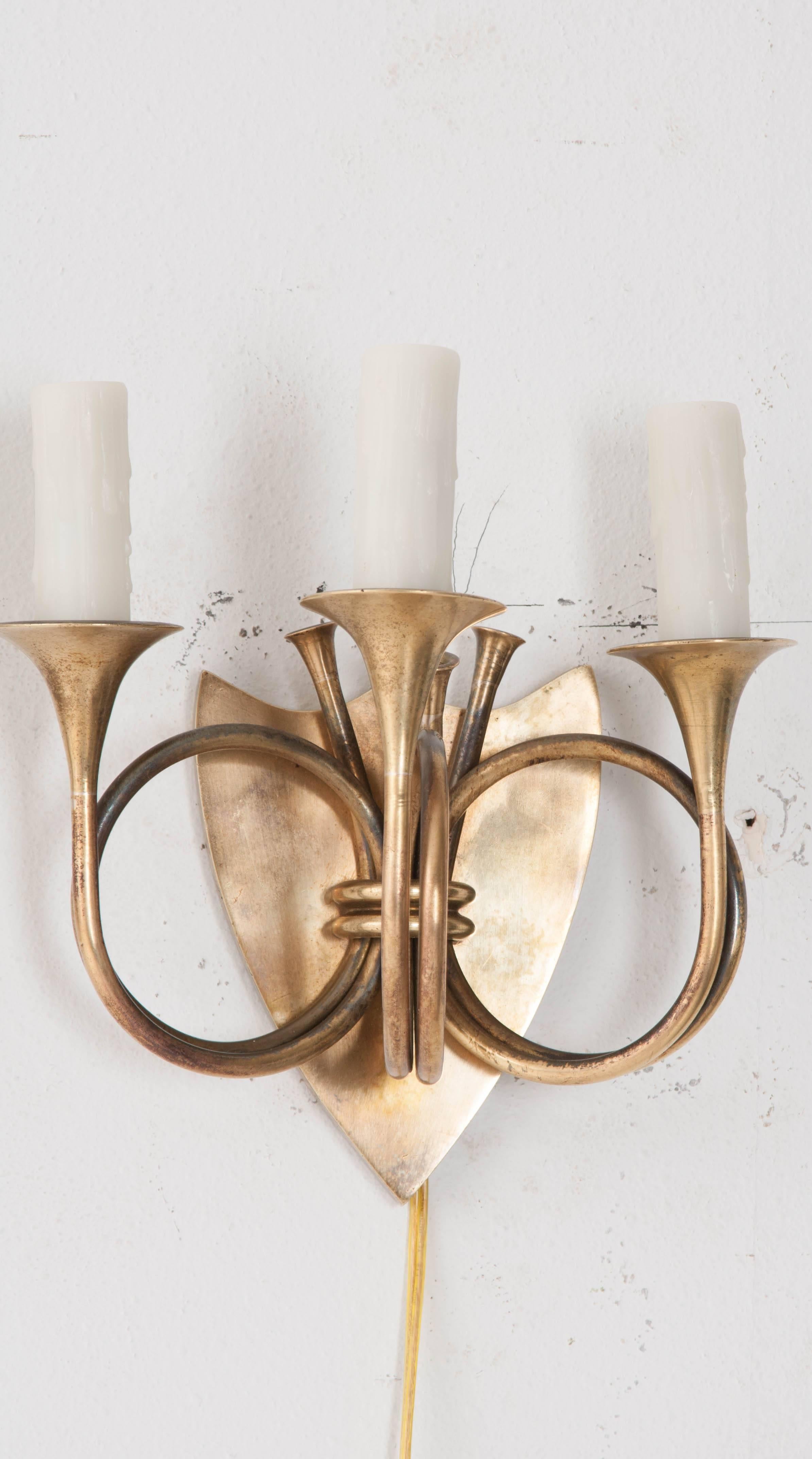 Pair of English 19th Century Brass Horn Sconces In Good Condition In Baton Rouge, LA