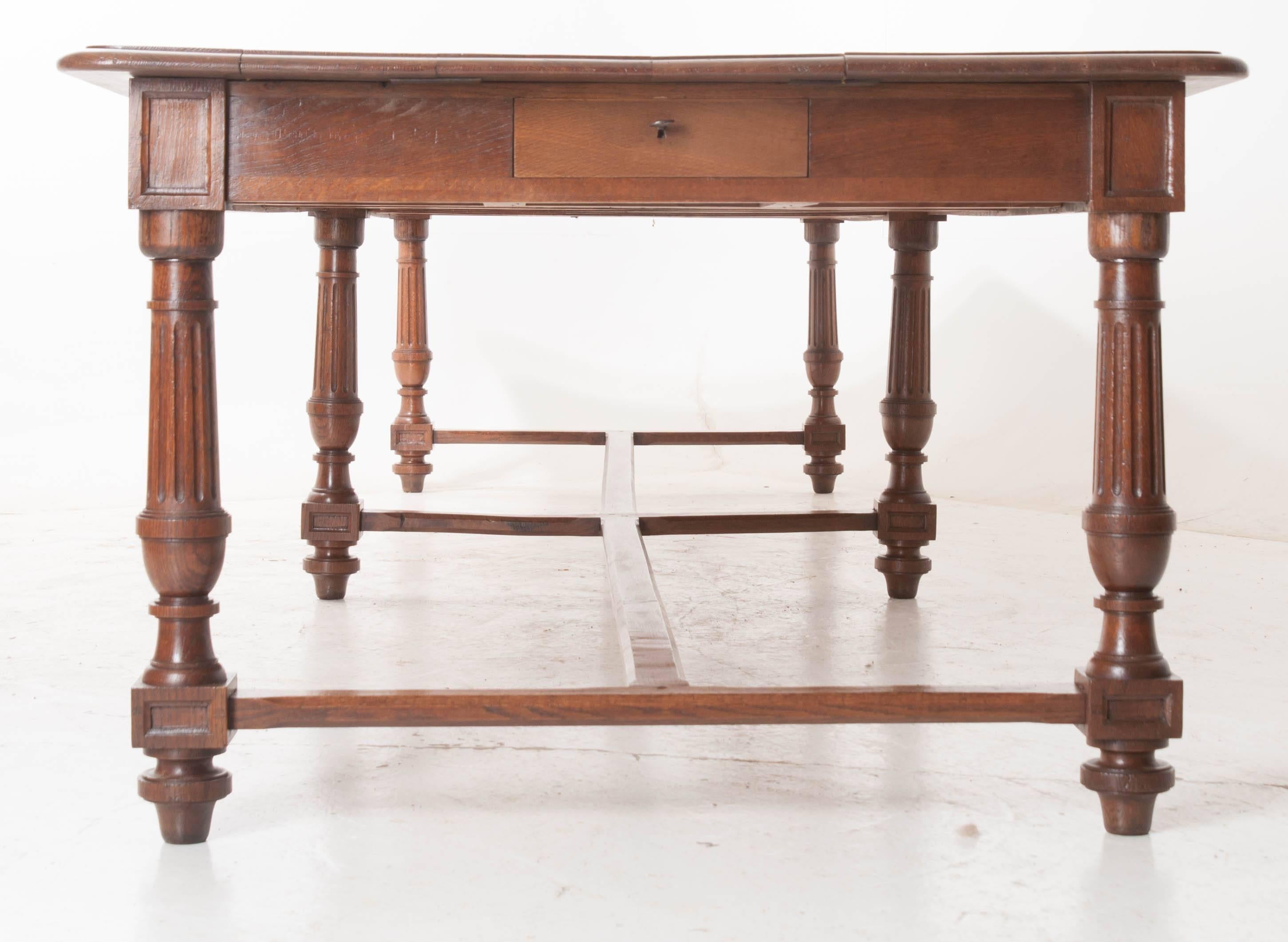 French 19th Century Oak Dining Table from Nunnery in Rouen In Good Condition In Baton Rouge, LA