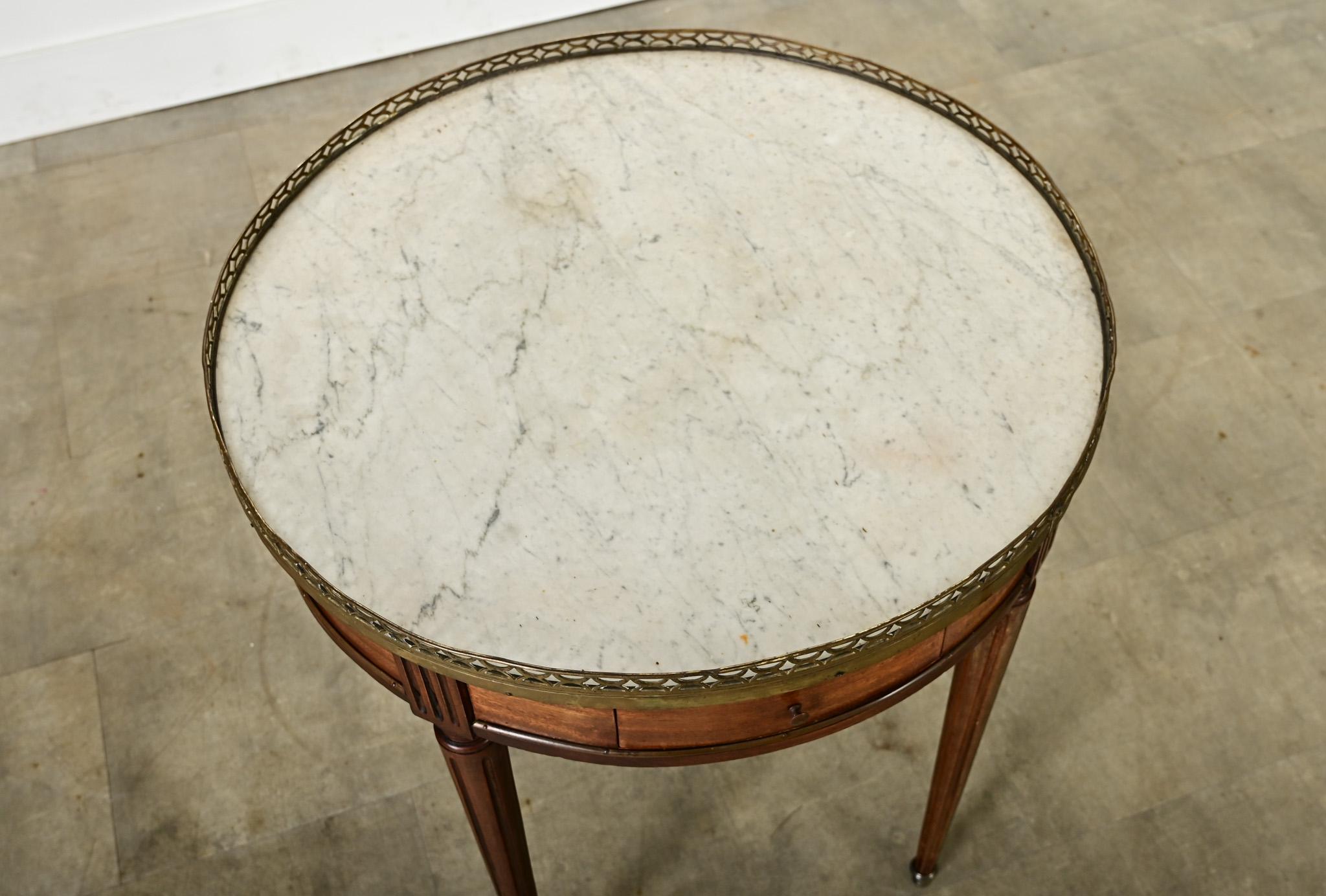 Carved French 19th Century Mahogany Gueridon Bouillotte Table For Sale