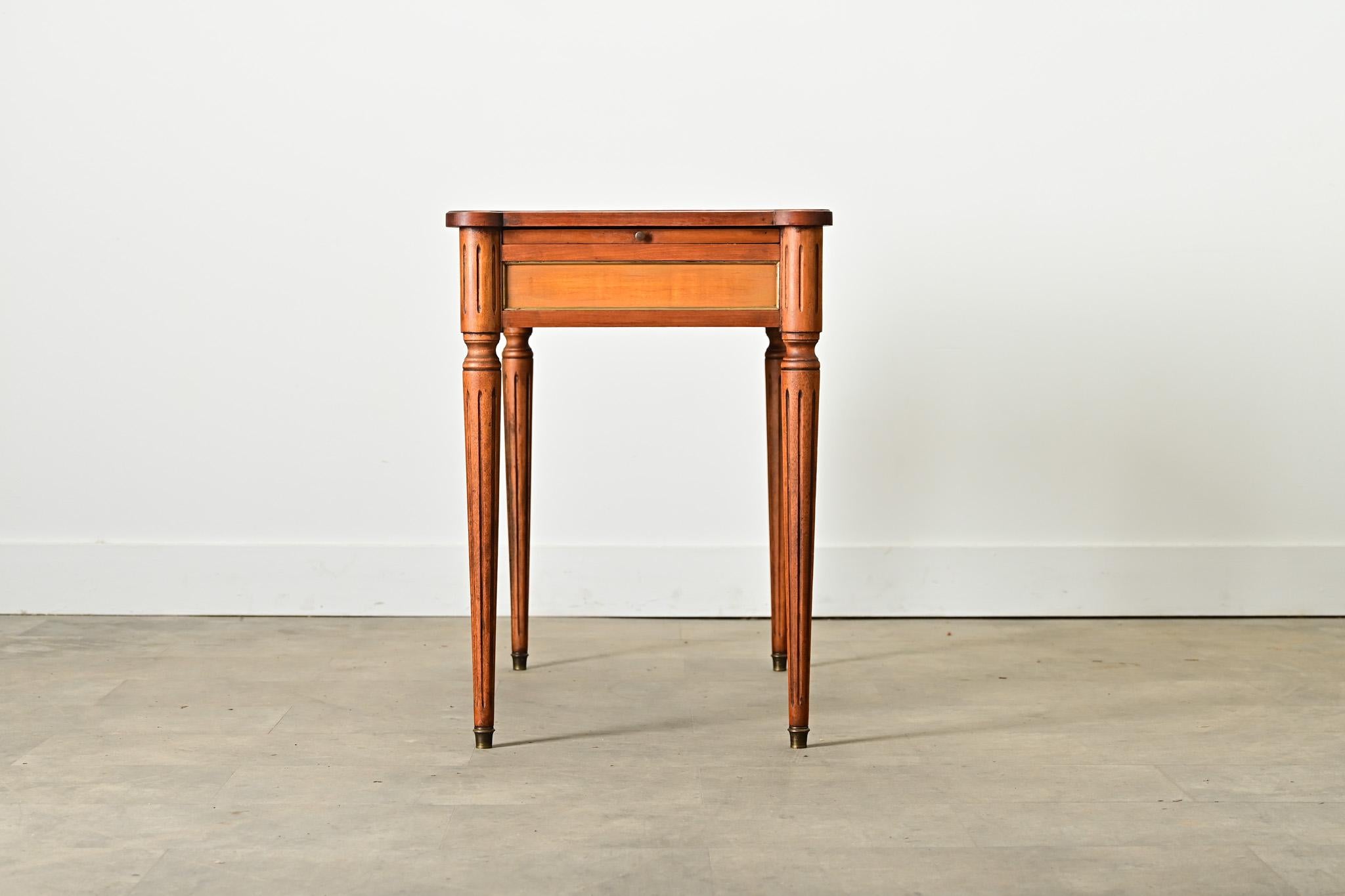 French 19th Century Petite Louis XVI Style Writing Desk For Sale 5