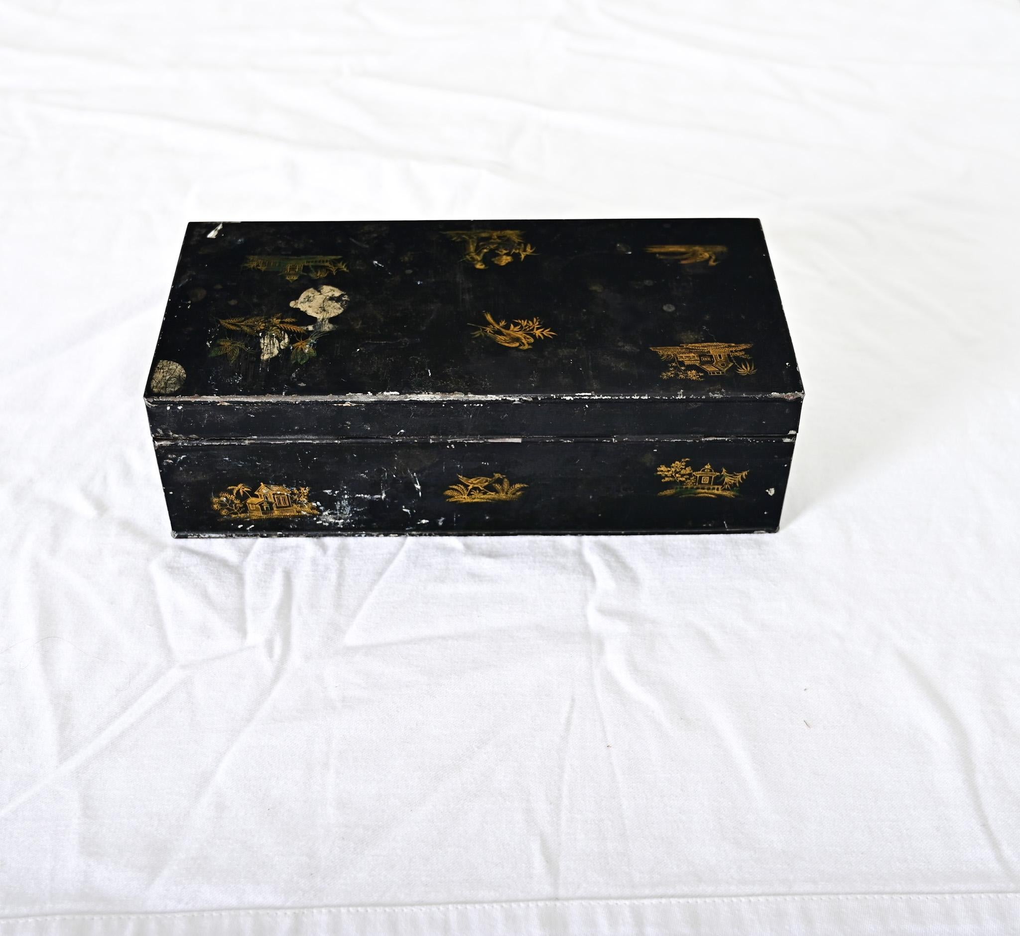 Metal English Chinoiserie Tole Box For Sale