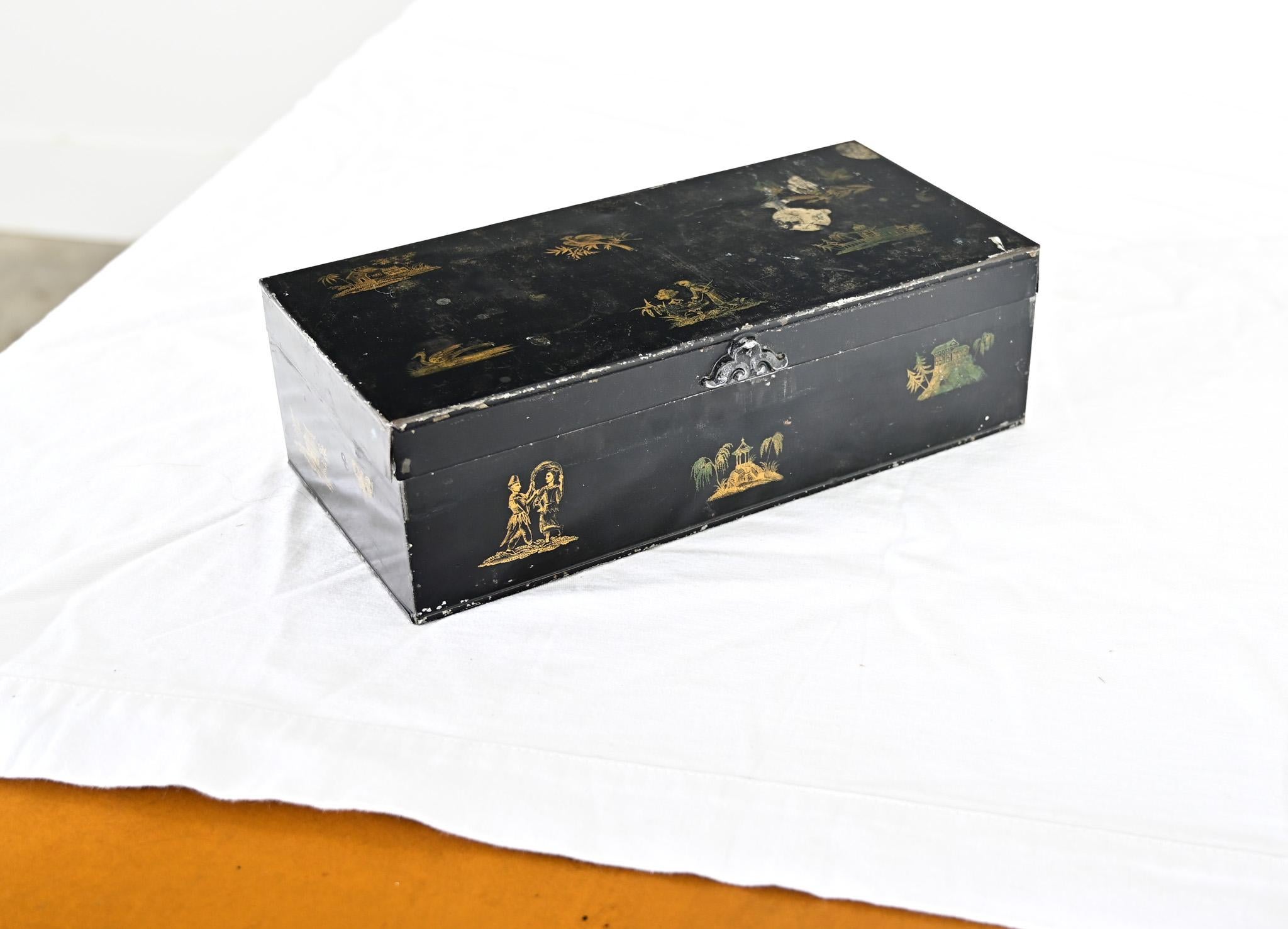 English Chinoiserie Tole Box For Sale 4