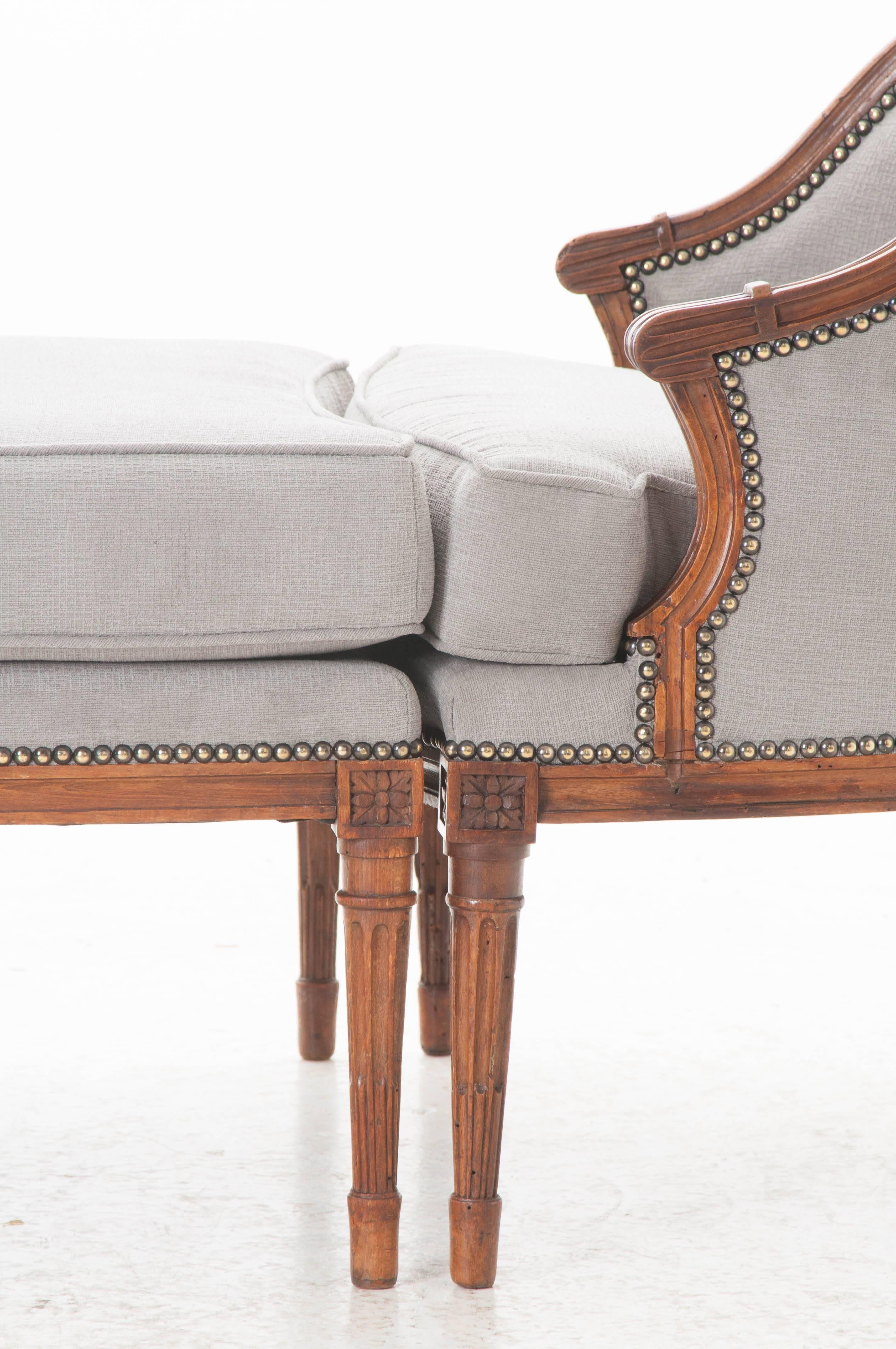 French 19th Century Louis XVI Duchesse Brisee In Excellent Condition In Baton Rouge, LA