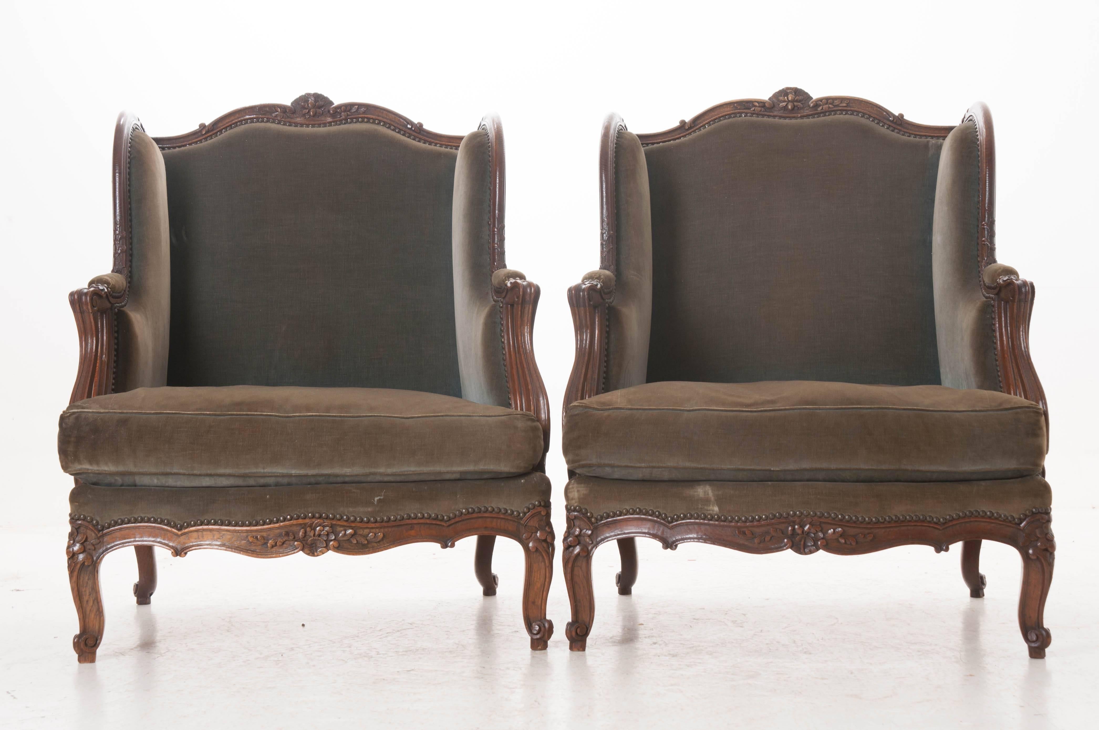 Pair of Large French 19th Century Louis XV Bergeres 1