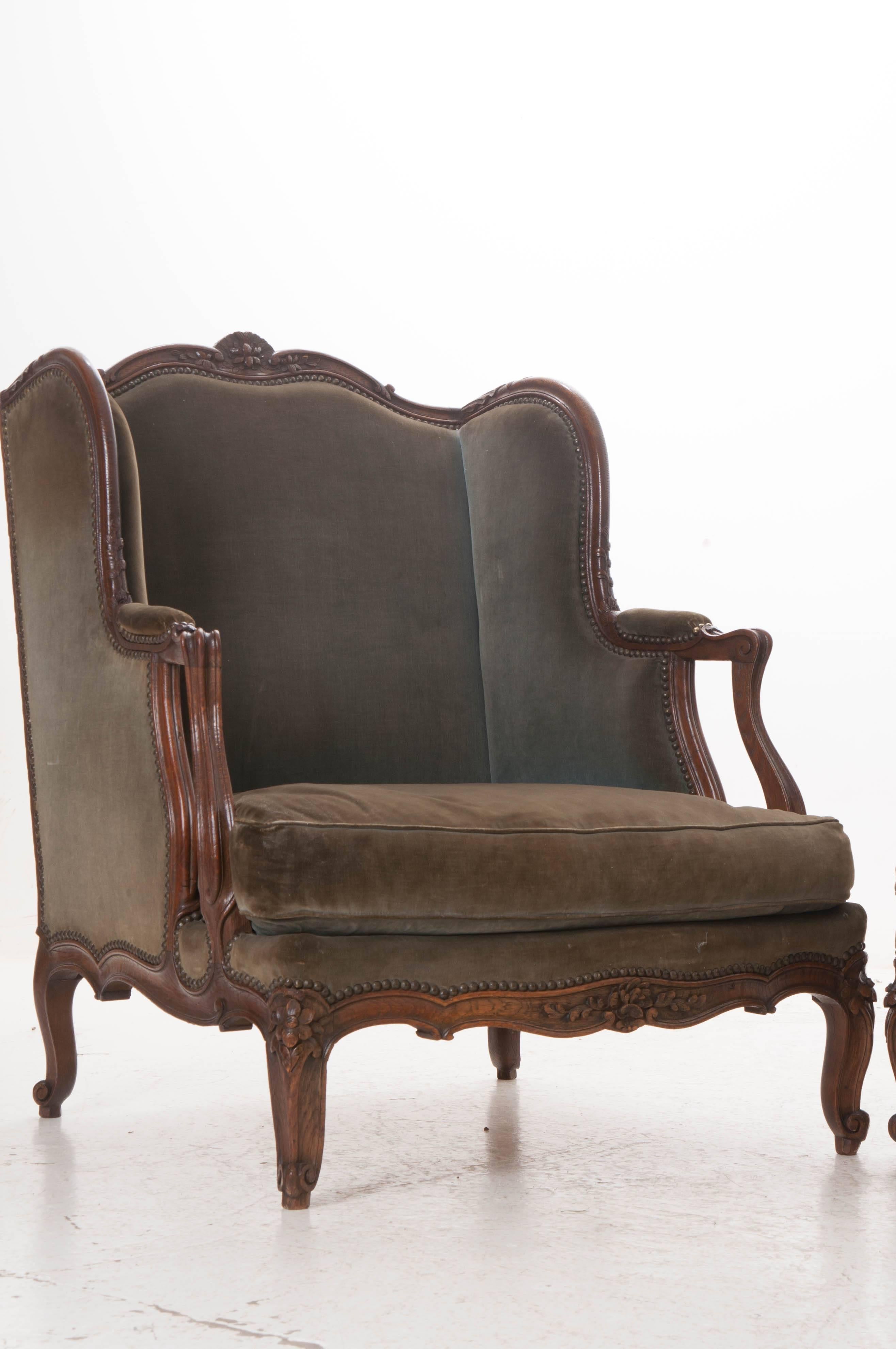 Pair of Large French 19th Century Louis XV Bergeres 2
