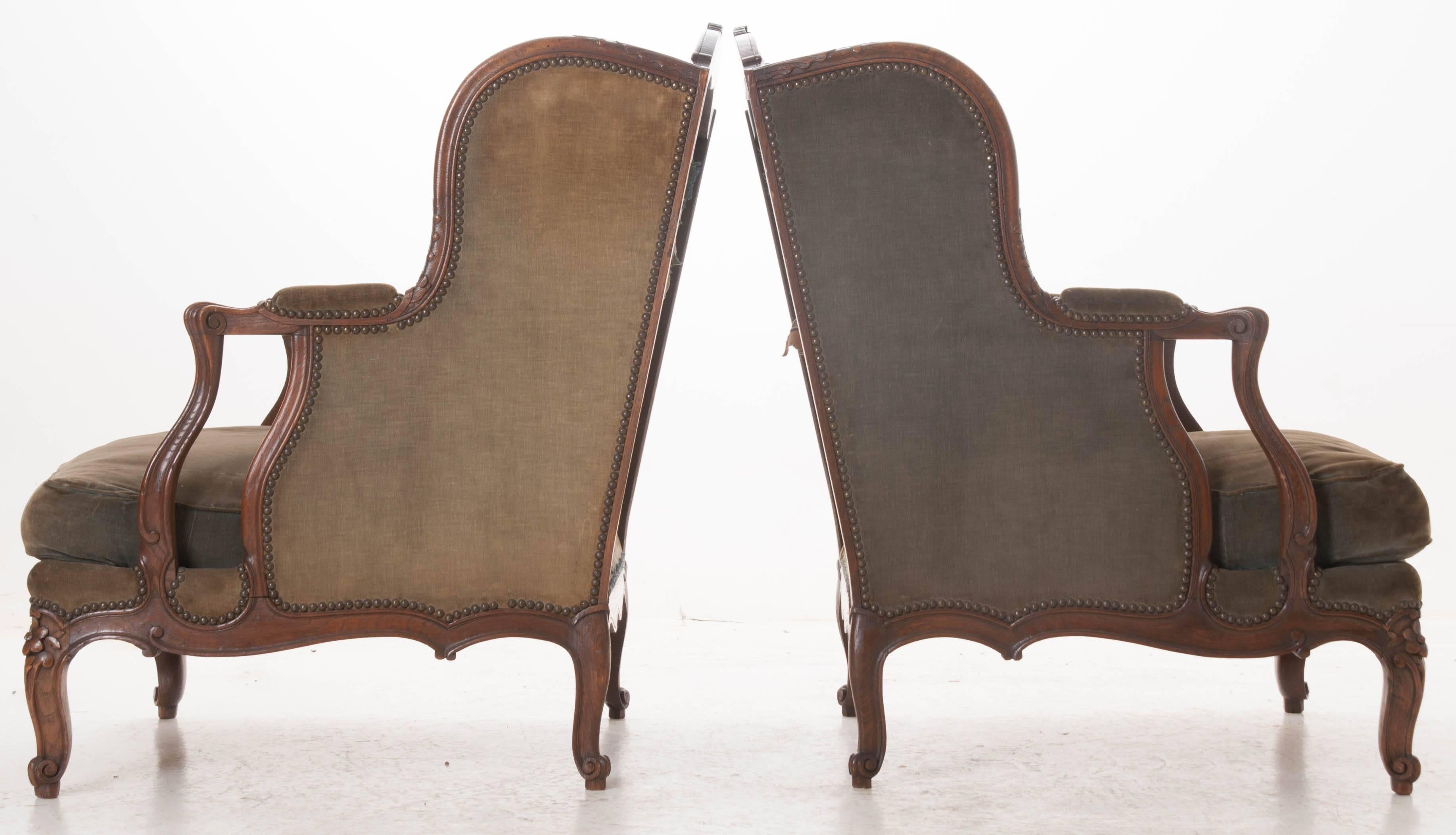 Pair of Large French 19th Century Louis XV Bergeres 5