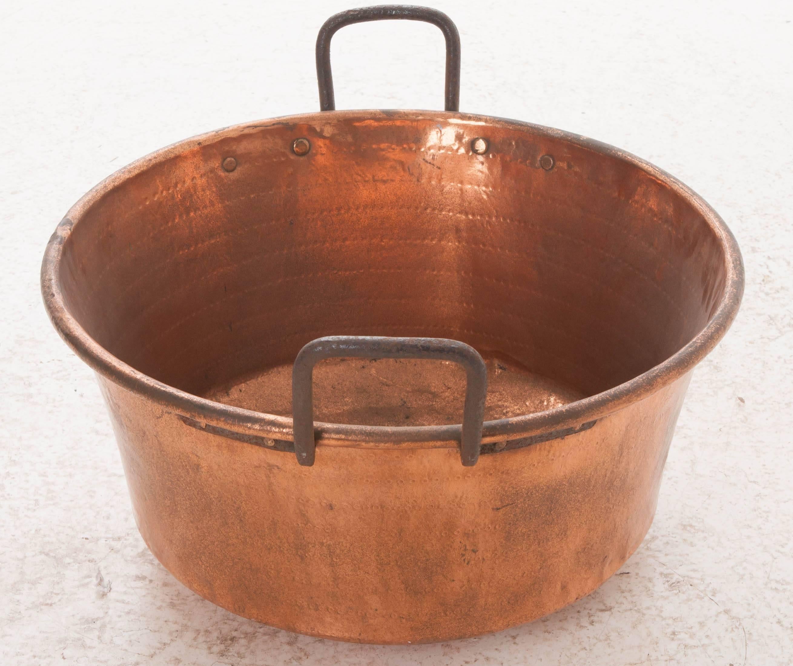 Large 19th Century French Copper Jam Pan In Good Condition In Baton Rouge, LA