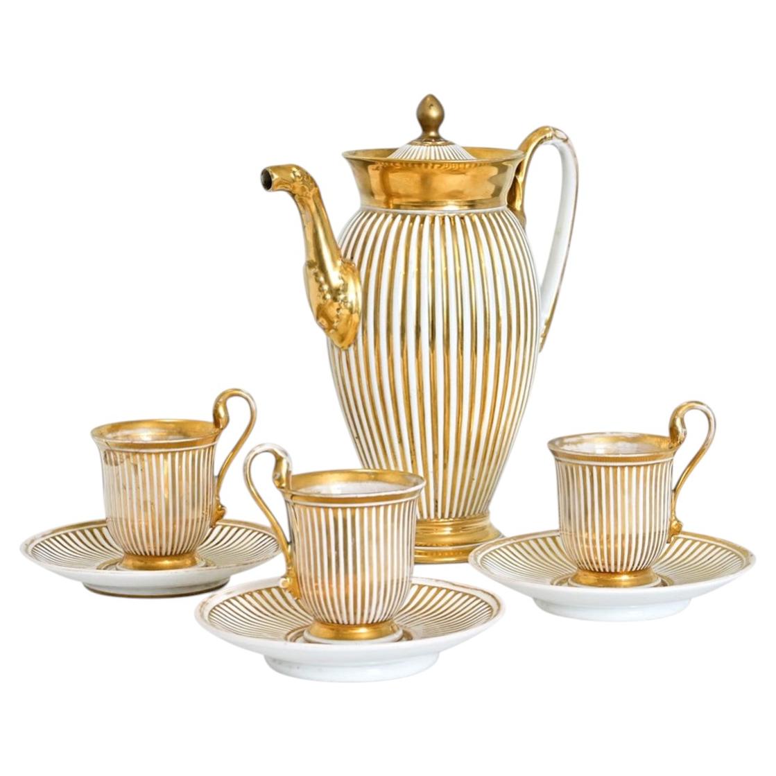 What is the difference between bone china and fine china?