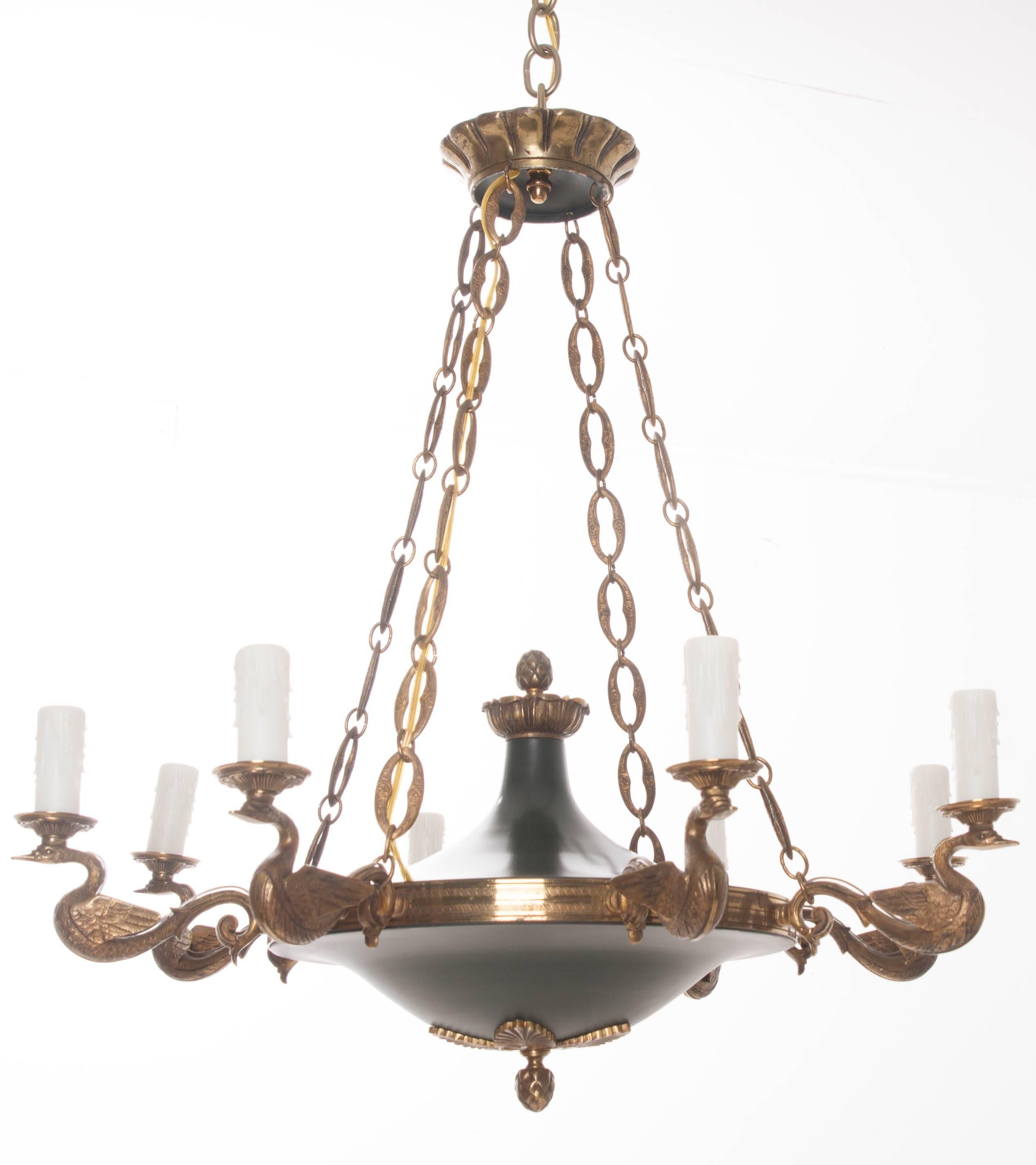 French Early 20th Century Eight-Light Brass Chandelier In Good Condition In Baton Rouge, LA