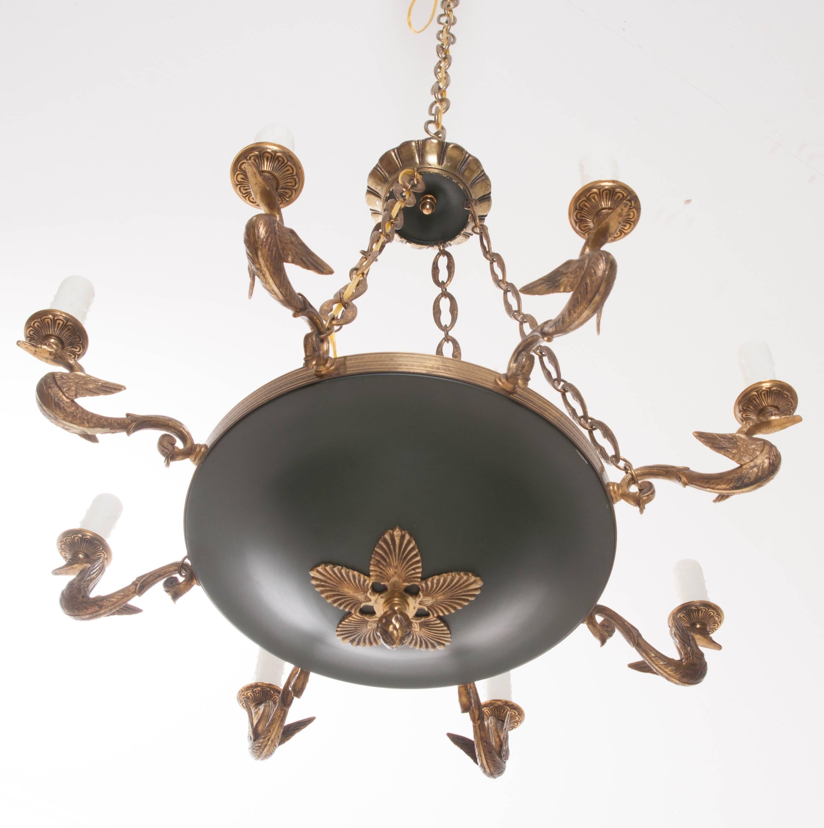 French Early 20th Century Eight-Light Brass Chandelier 1