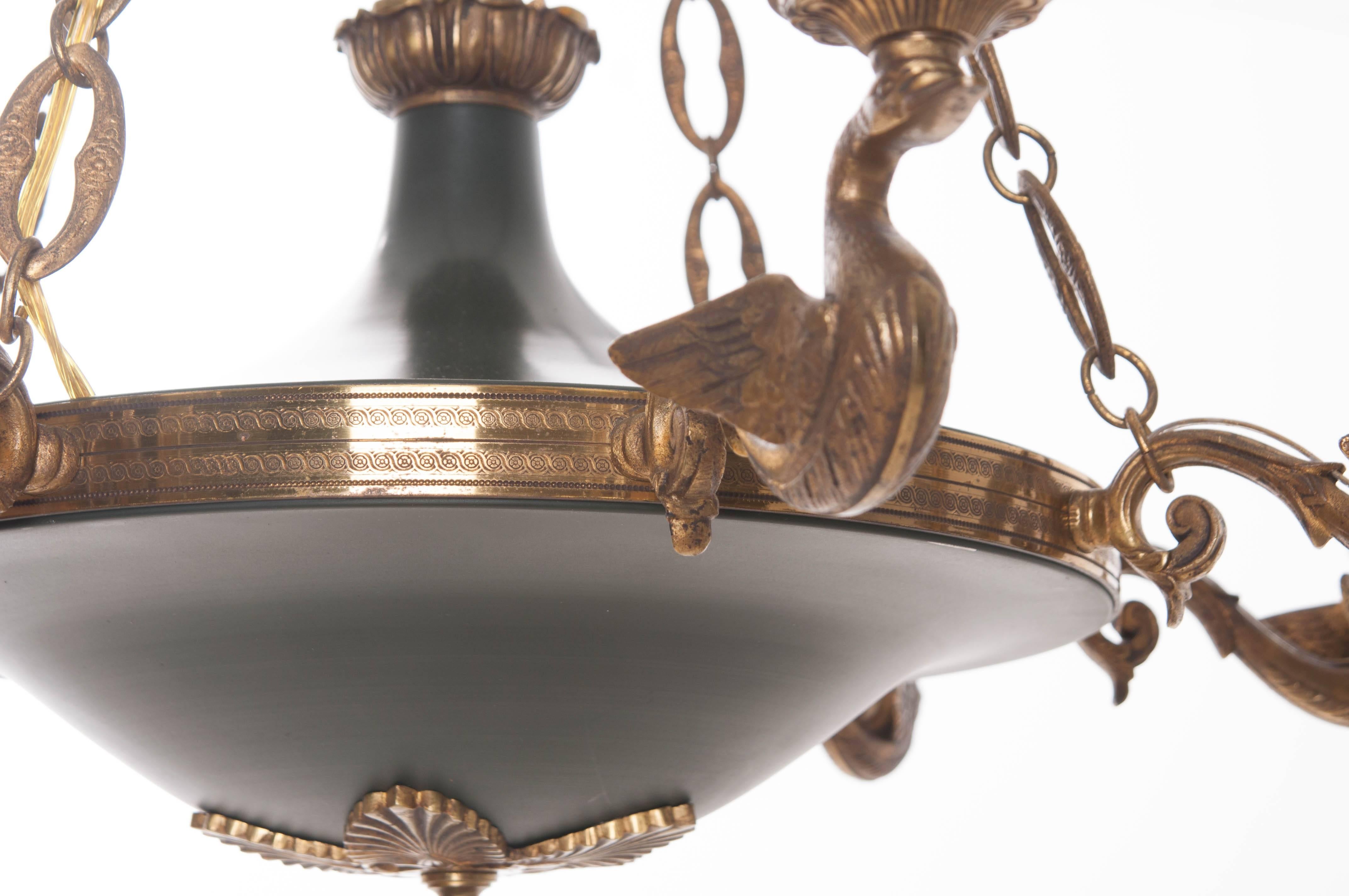 French Early 20th Century Eight-Light Brass Chandelier 2