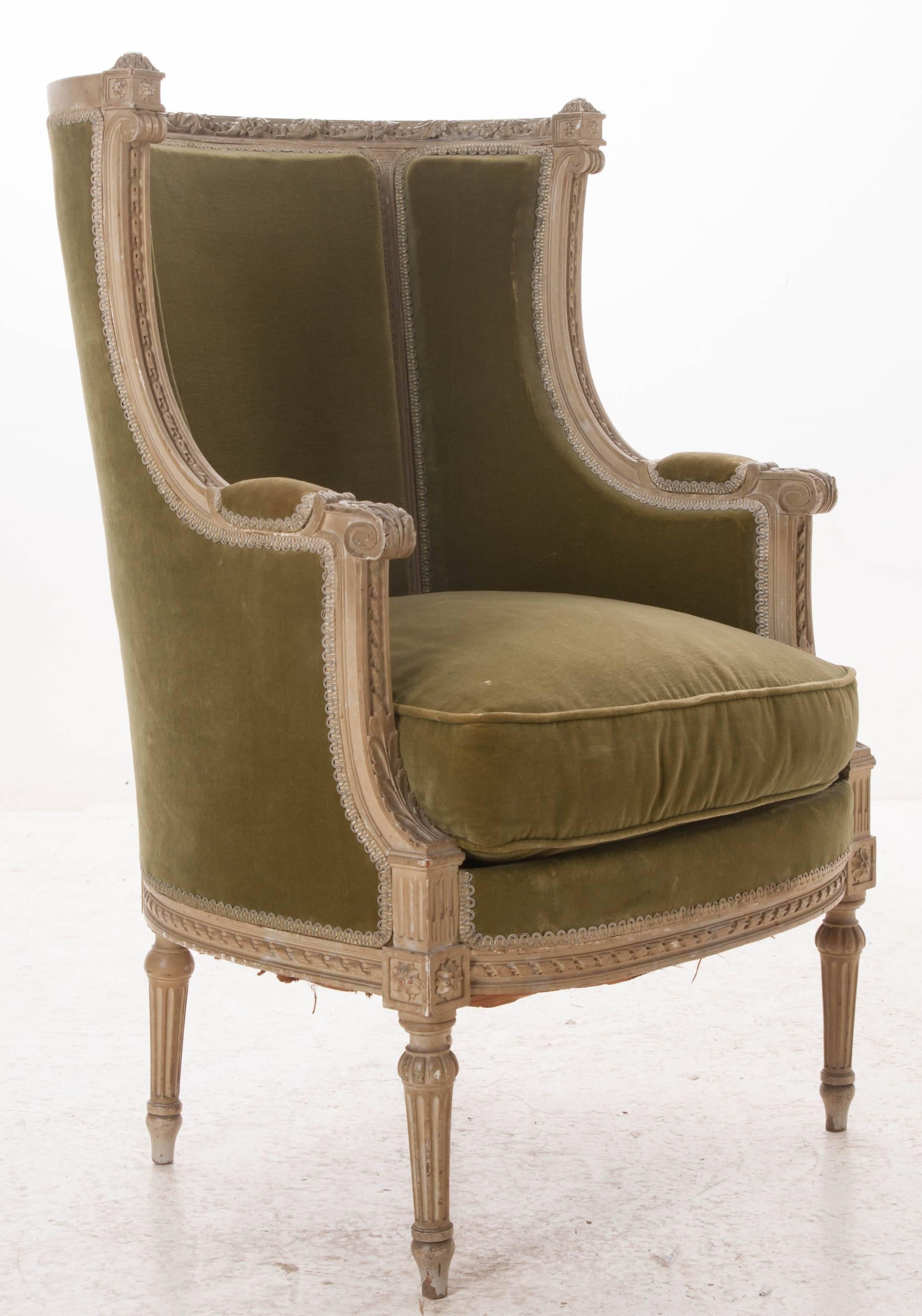 French 19th Century Louis XVI Painted Bergère 3