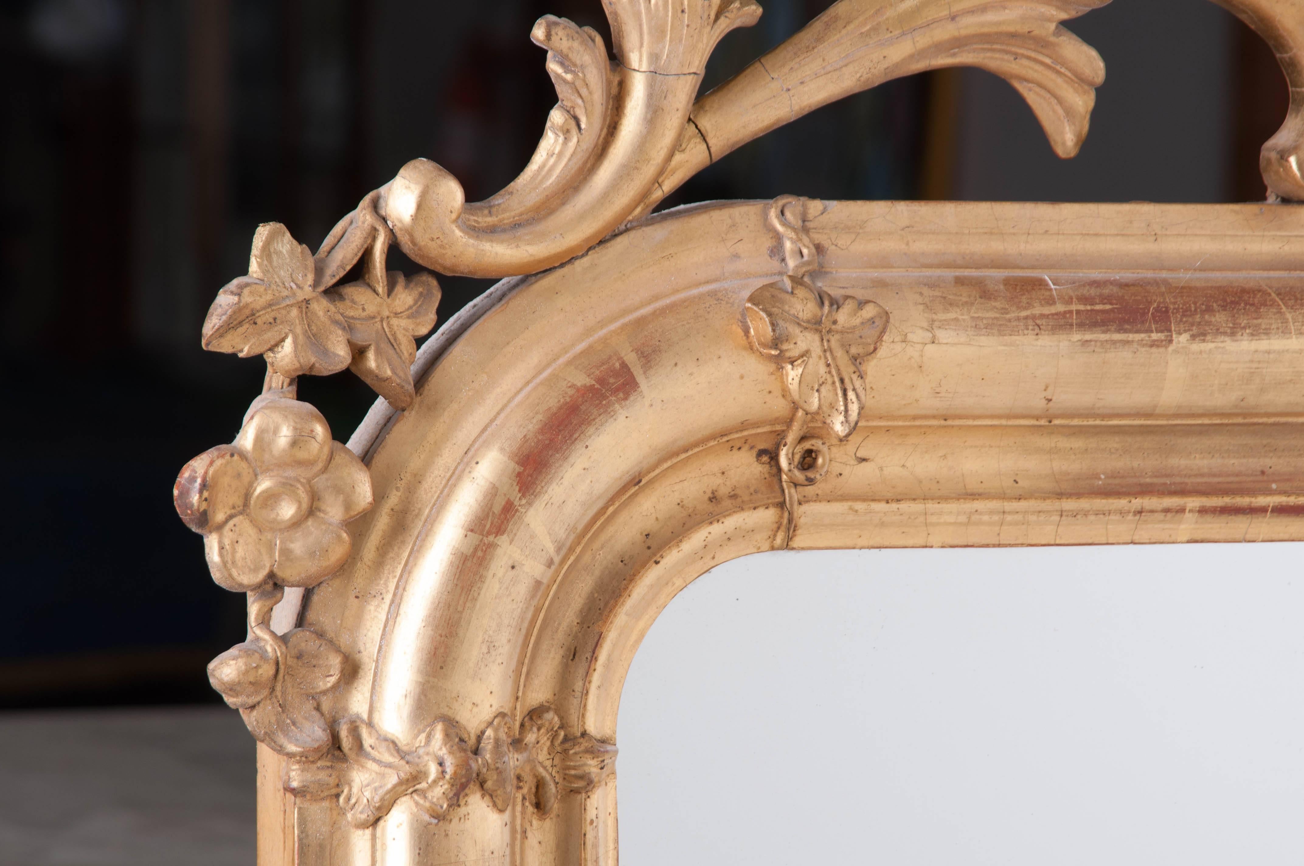 French 19th Century Transitional Gold Gilt Mirror In Good Condition In Baton Rouge, LA